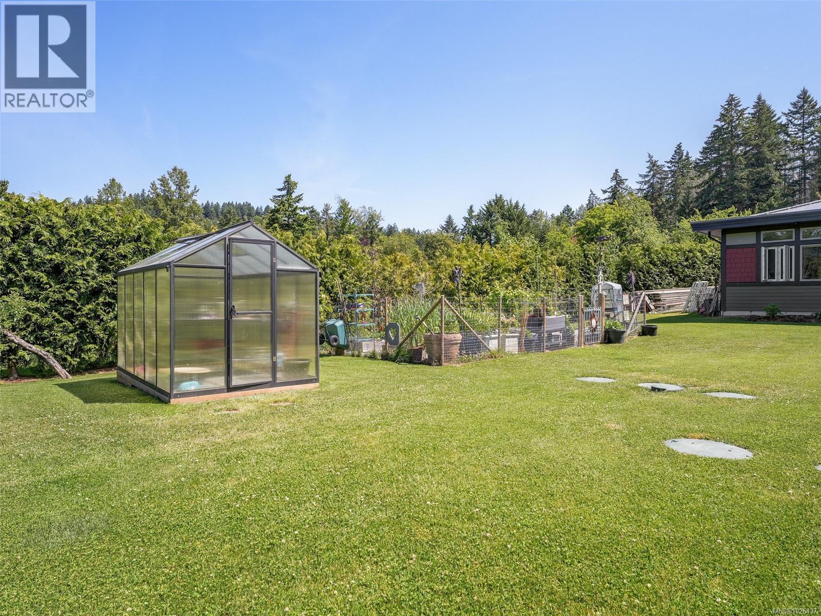  1096 Maple Road, North Saanich