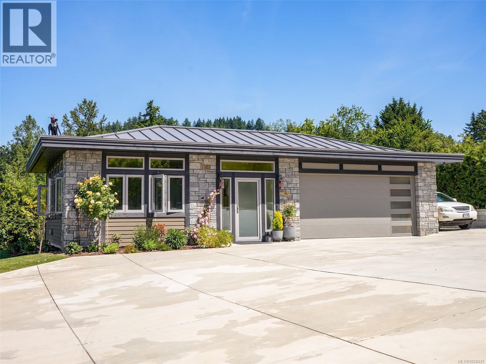  1096 Maple Road, North Saanich