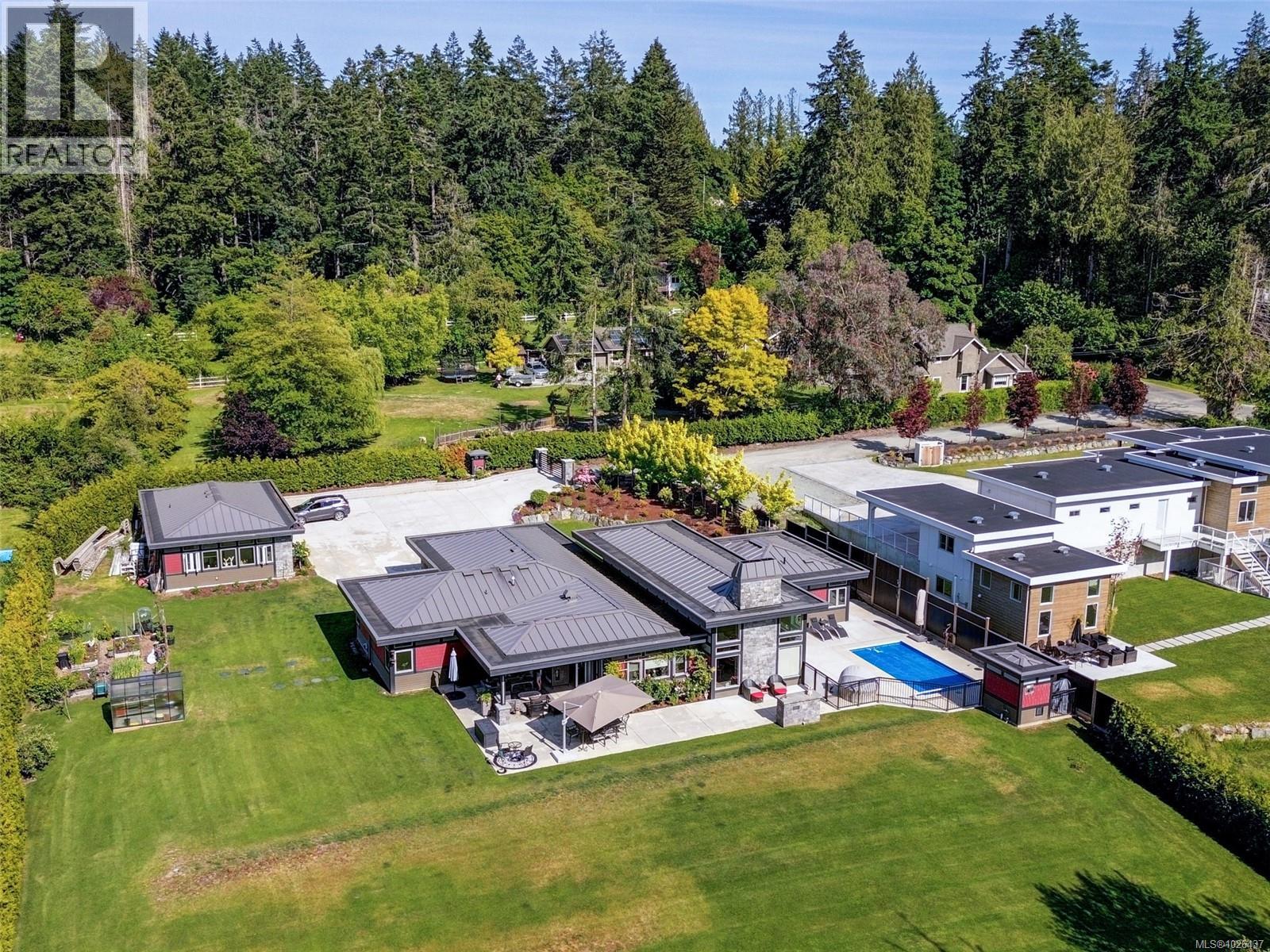  1096 Maple Road, North Saanich