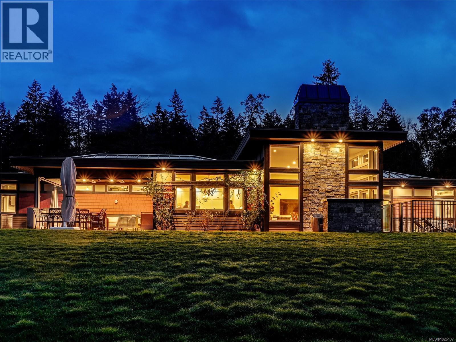  1096 Maple Road, North Saanich