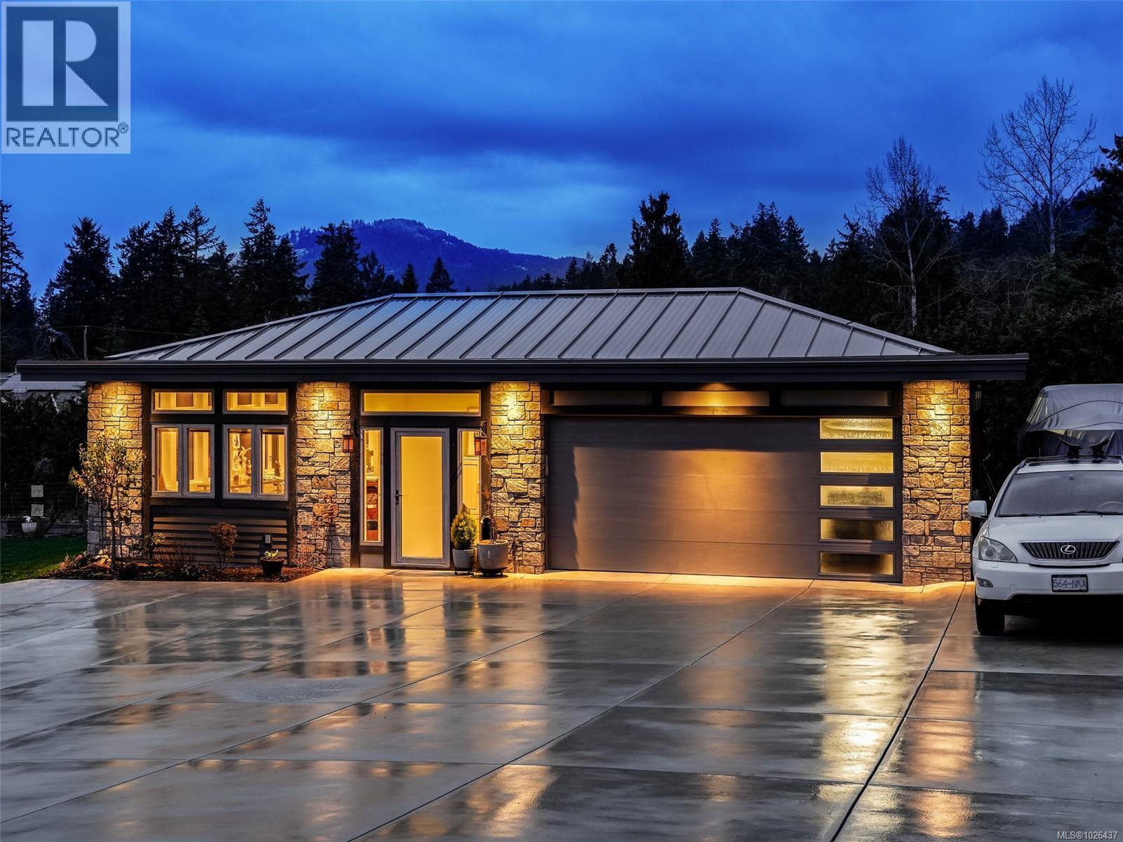  1096 Maple Road, North Saanich