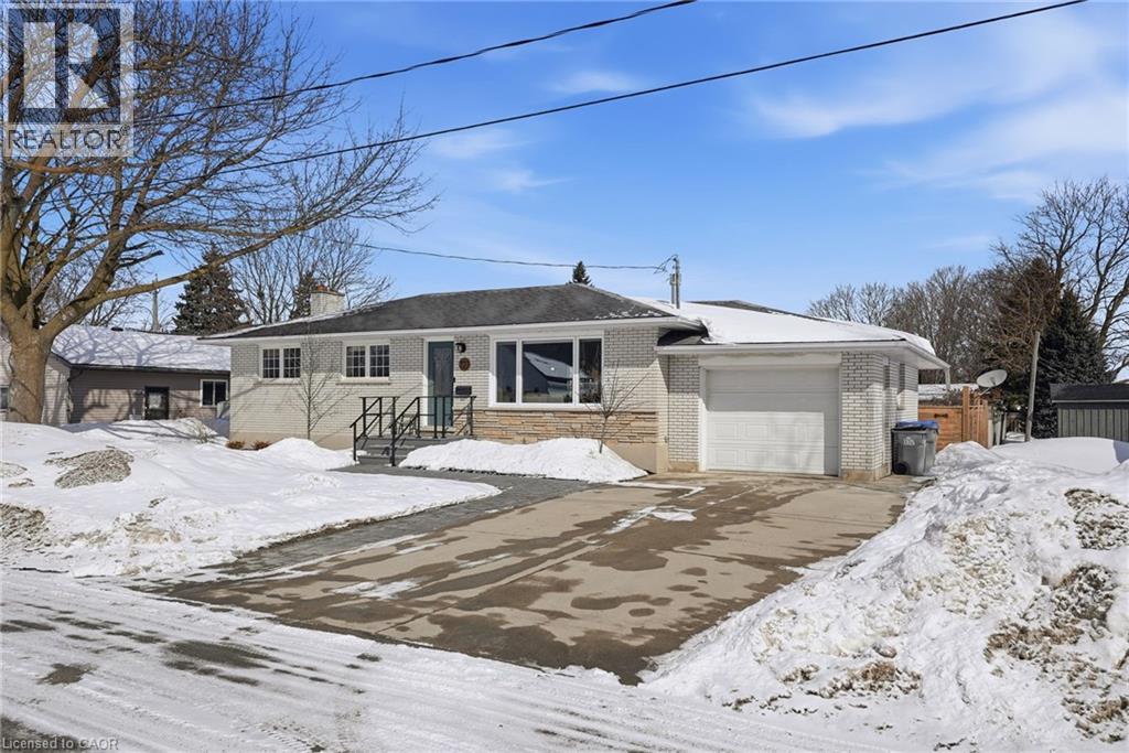 727 PALACE Street E - Photo 3 of 44, Listowel, Ontario