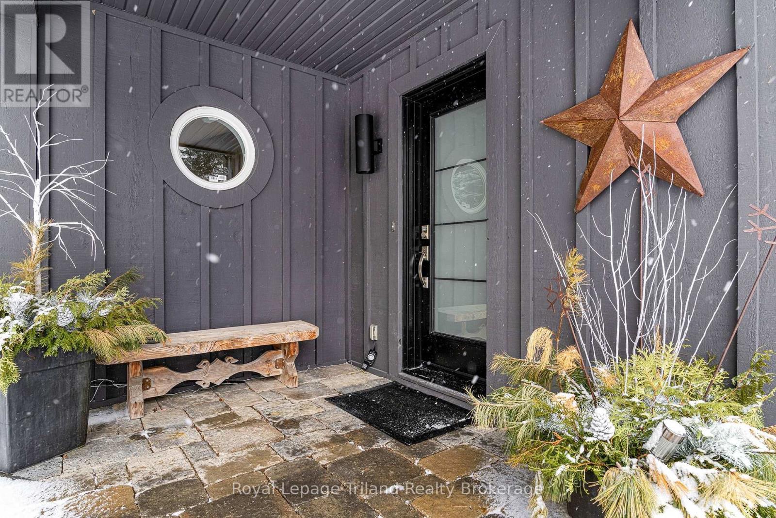 19 TRAILS END - Photo 4 of 50, Collingwood, Ontario