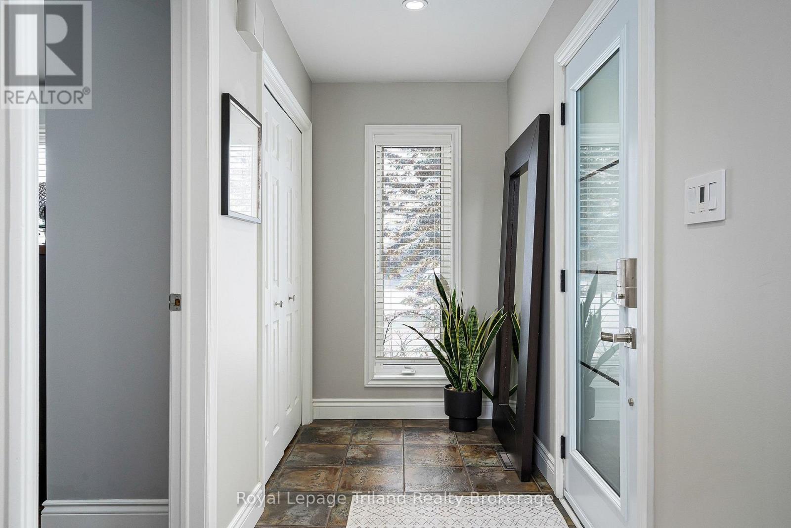 19 TRAILS END - Photo 5 of 50, Collingwood, Ontario