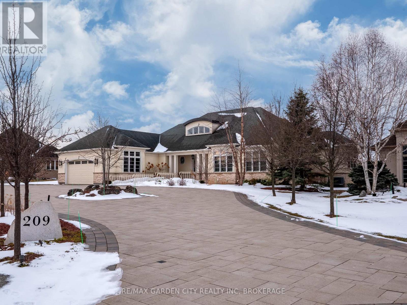 209 MUIRFIELD TRAIL - Main photo, Welland (Hwy 406/Welland), Ontario