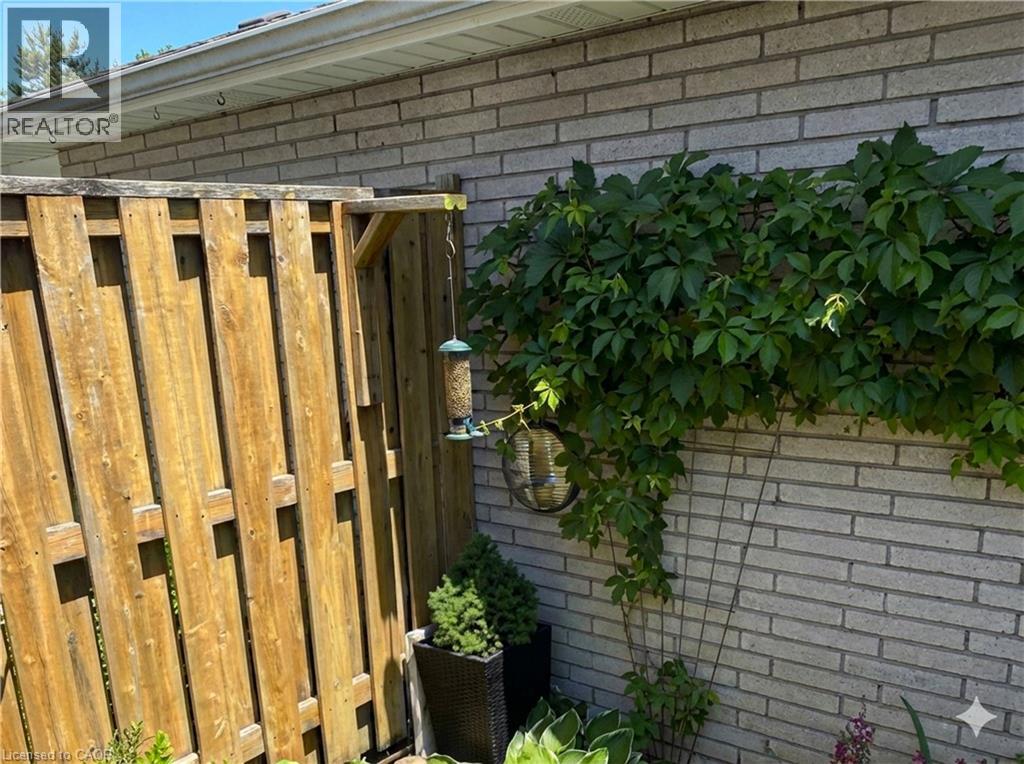 2258 UPPER MIDDLE Road Unit# 4, Burlington, Ontario, L7P2Z9 — Photo 34