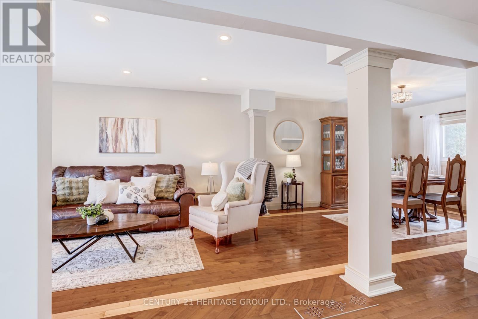 347 ALEX DONER DRIVE - Photo 4 of 44, Newmarket (Glenway Estates), Ontario