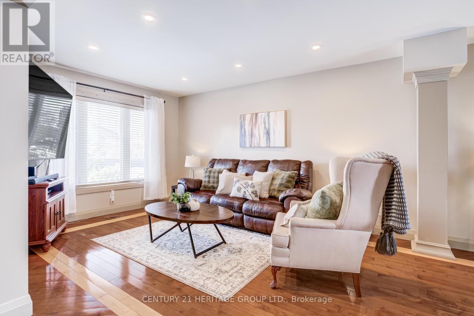 347 ALEX DONER DRIVE - Photo 5 of 44, Newmarket (Glenway Estates), Ontario