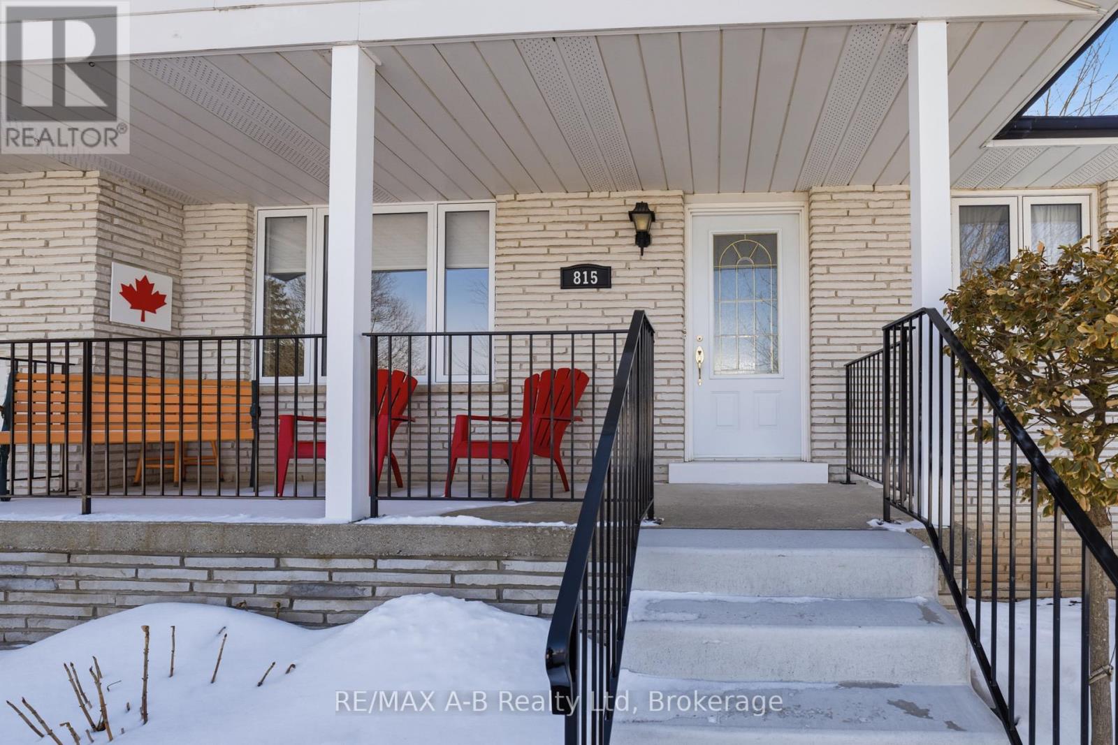 815 O'LOANE AVENUE - Photo 3 of 38, Stratford, Ontario