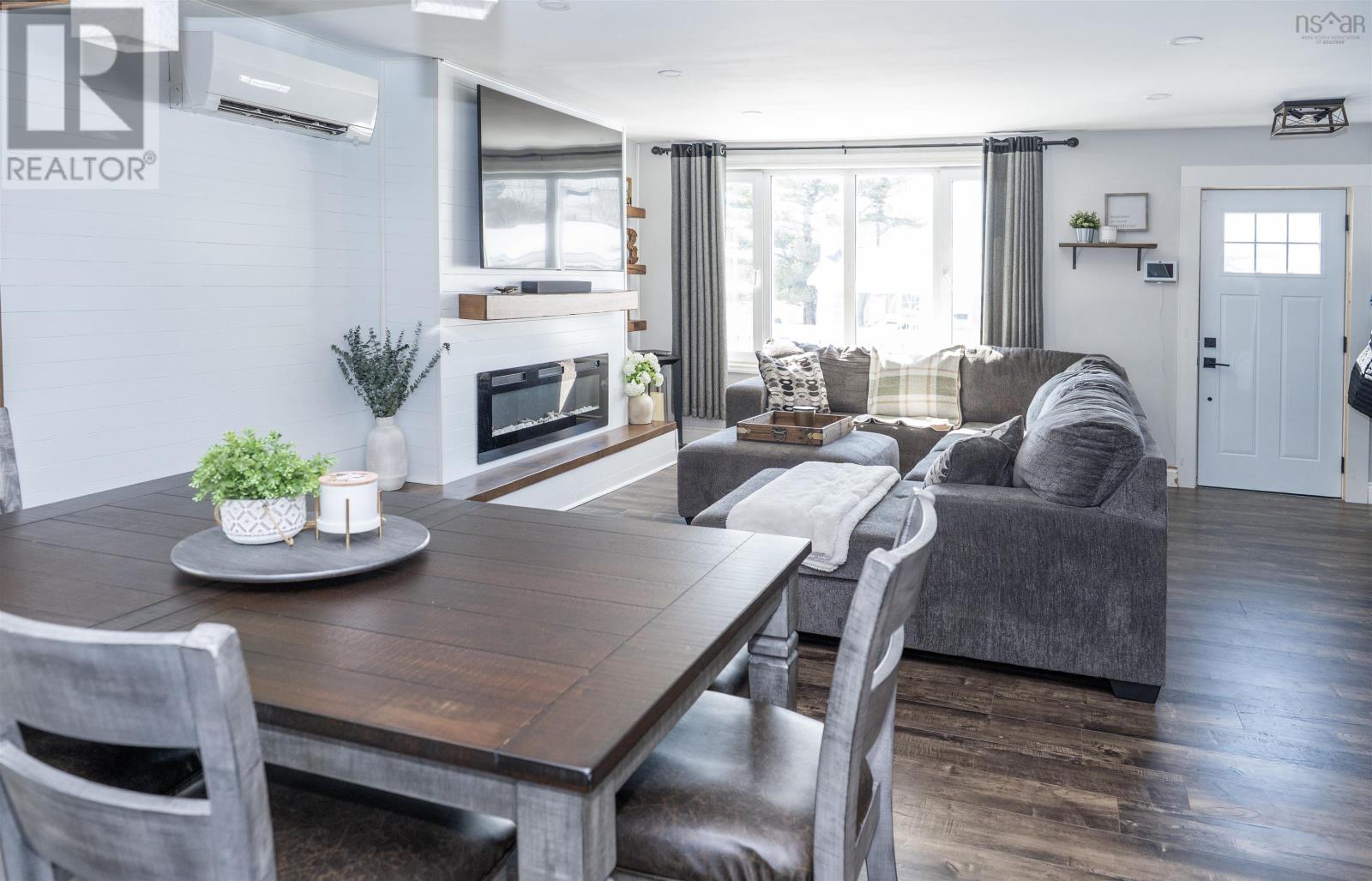 Property 22 of 38 of 63 LEESIDE DRIVE