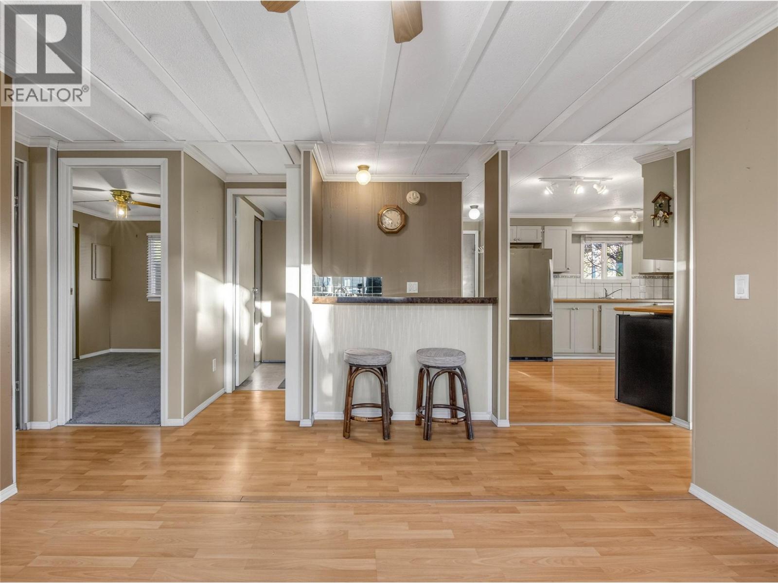 98 OKANAGAN Avenue E, Penticton