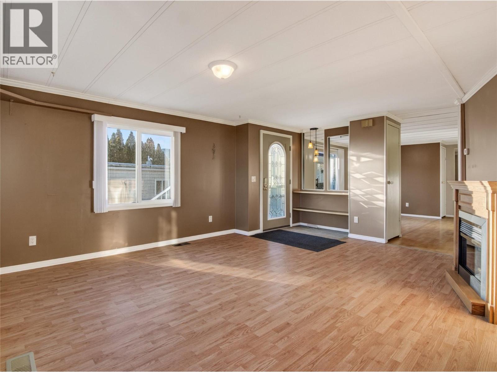 98 OKANAGAN Avenue E, Penticton