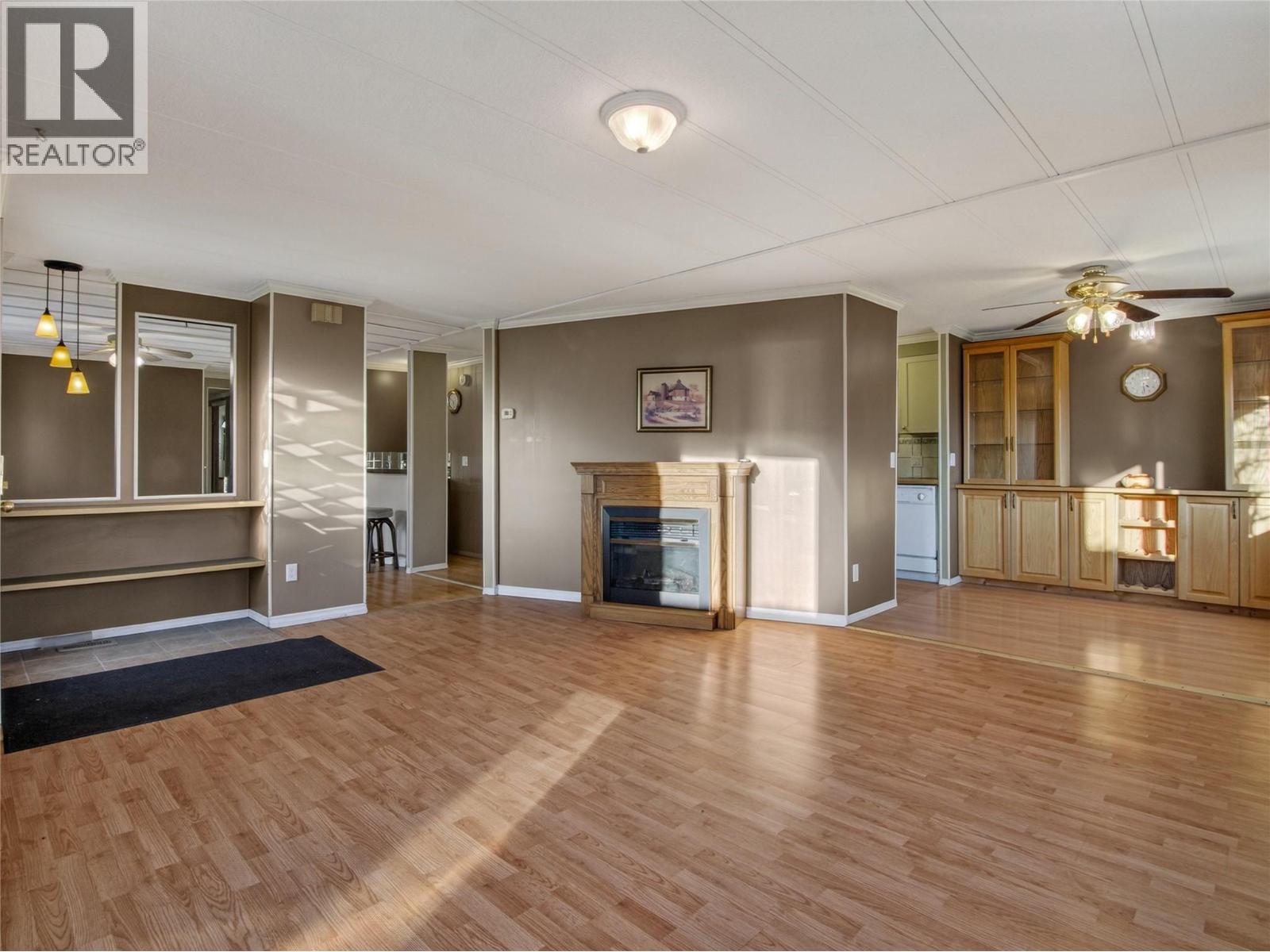 98 OKANAGAN Avenue E, Penticton