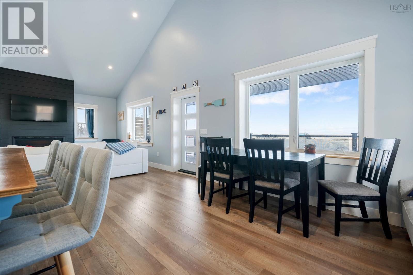 Property 10 of 49 of 136 Thompson Drive