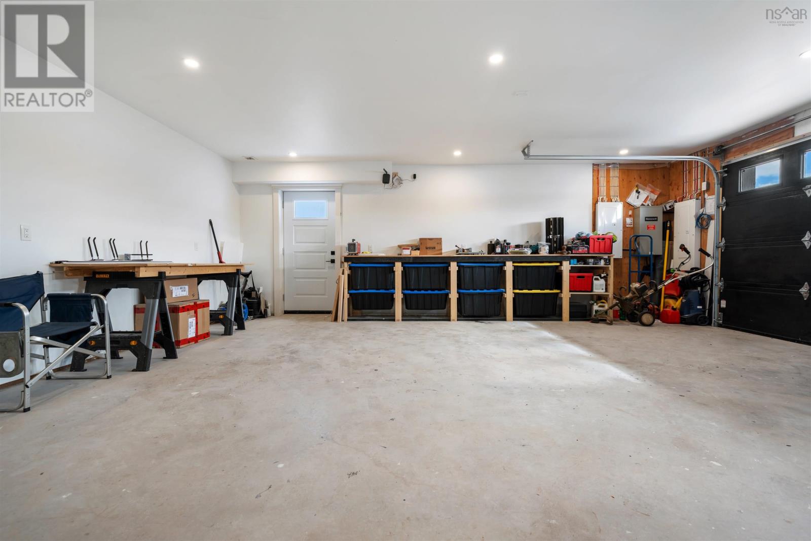 Property 37 of 49 of 136 Thompson Drive