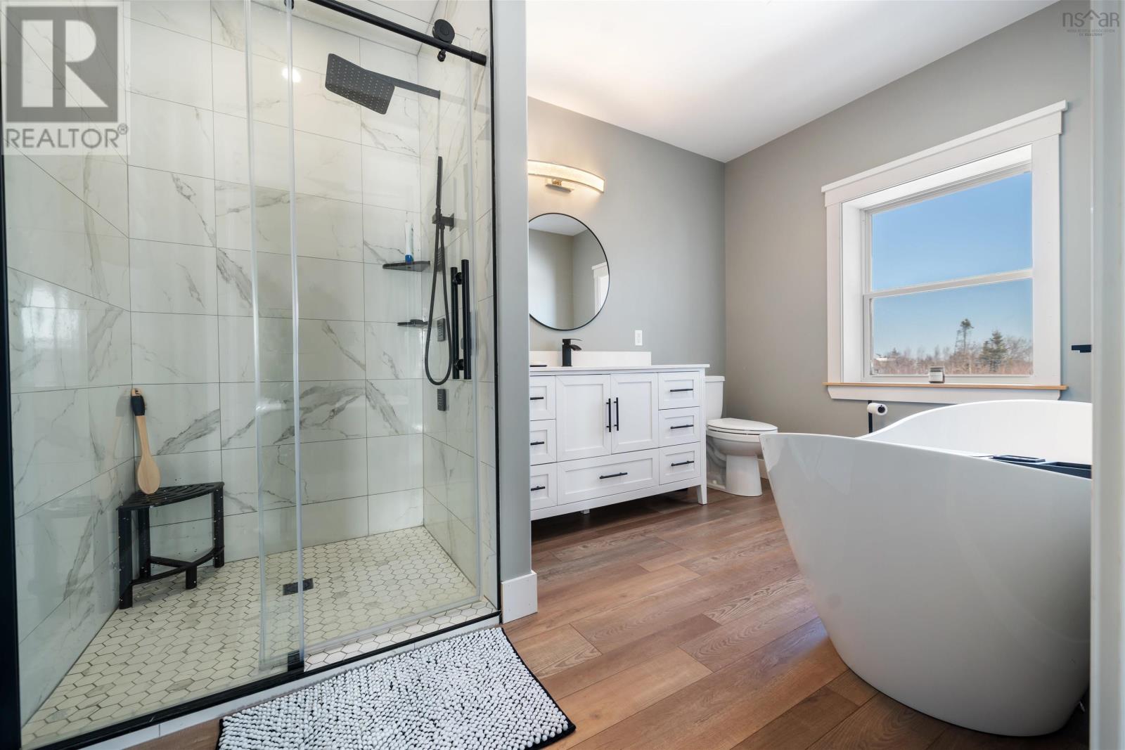 Property 18 of 49 of 136 Thompson Drive