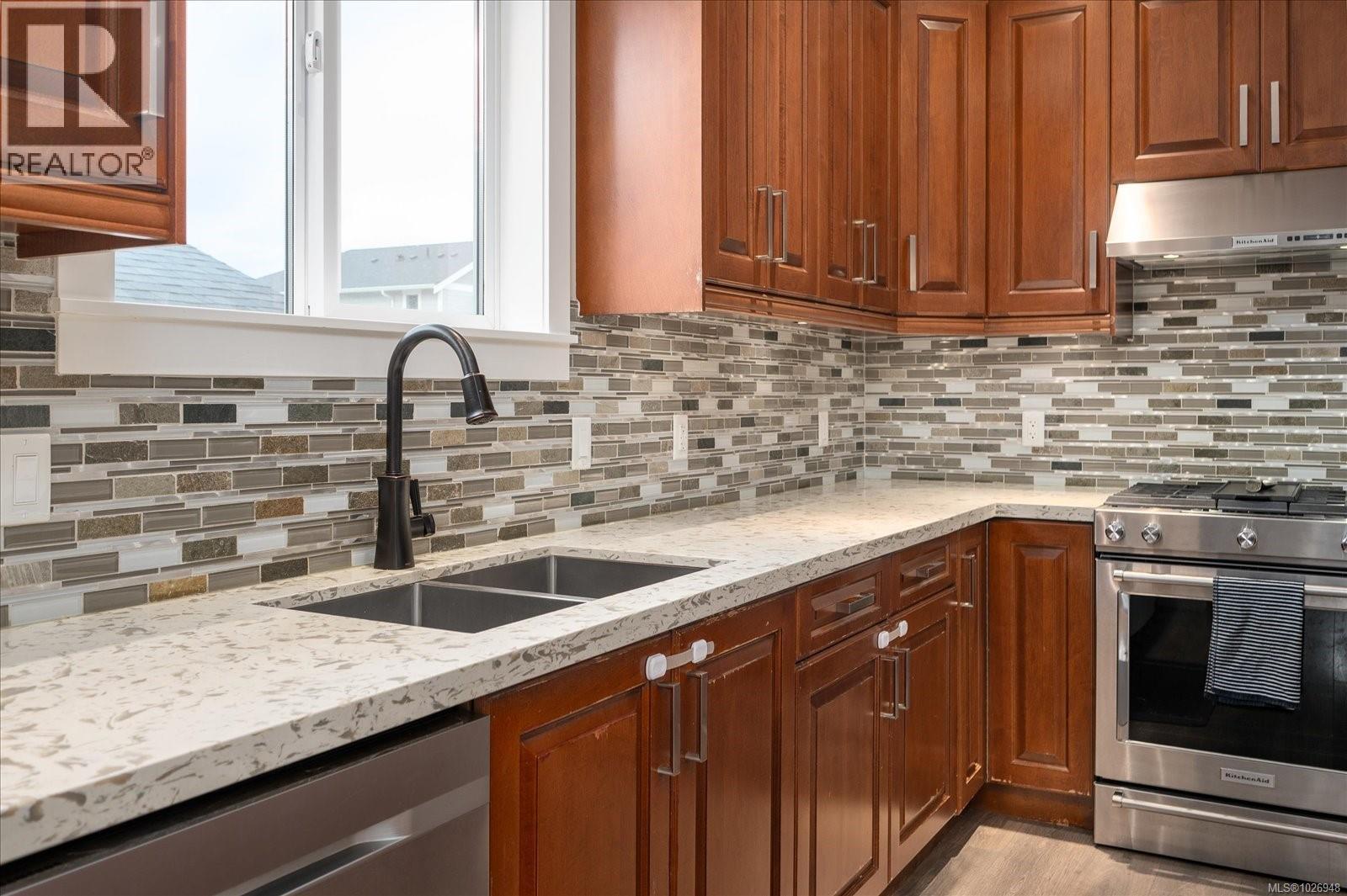 1335 LANGARA DR - 13