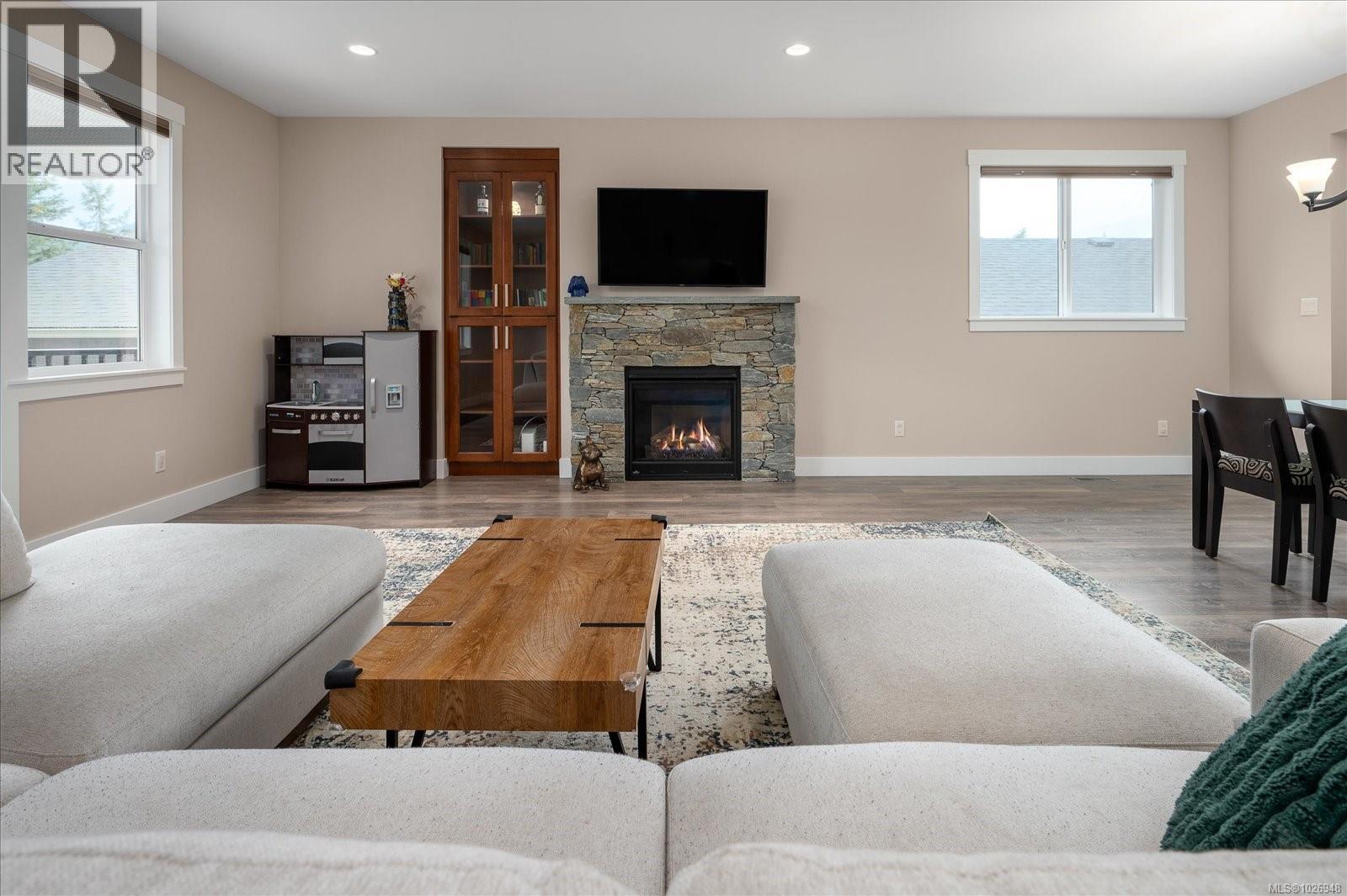 1335 LANGARA DR - 18