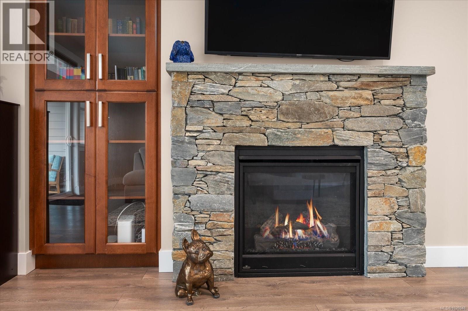 1335 LANGARA DR - 19