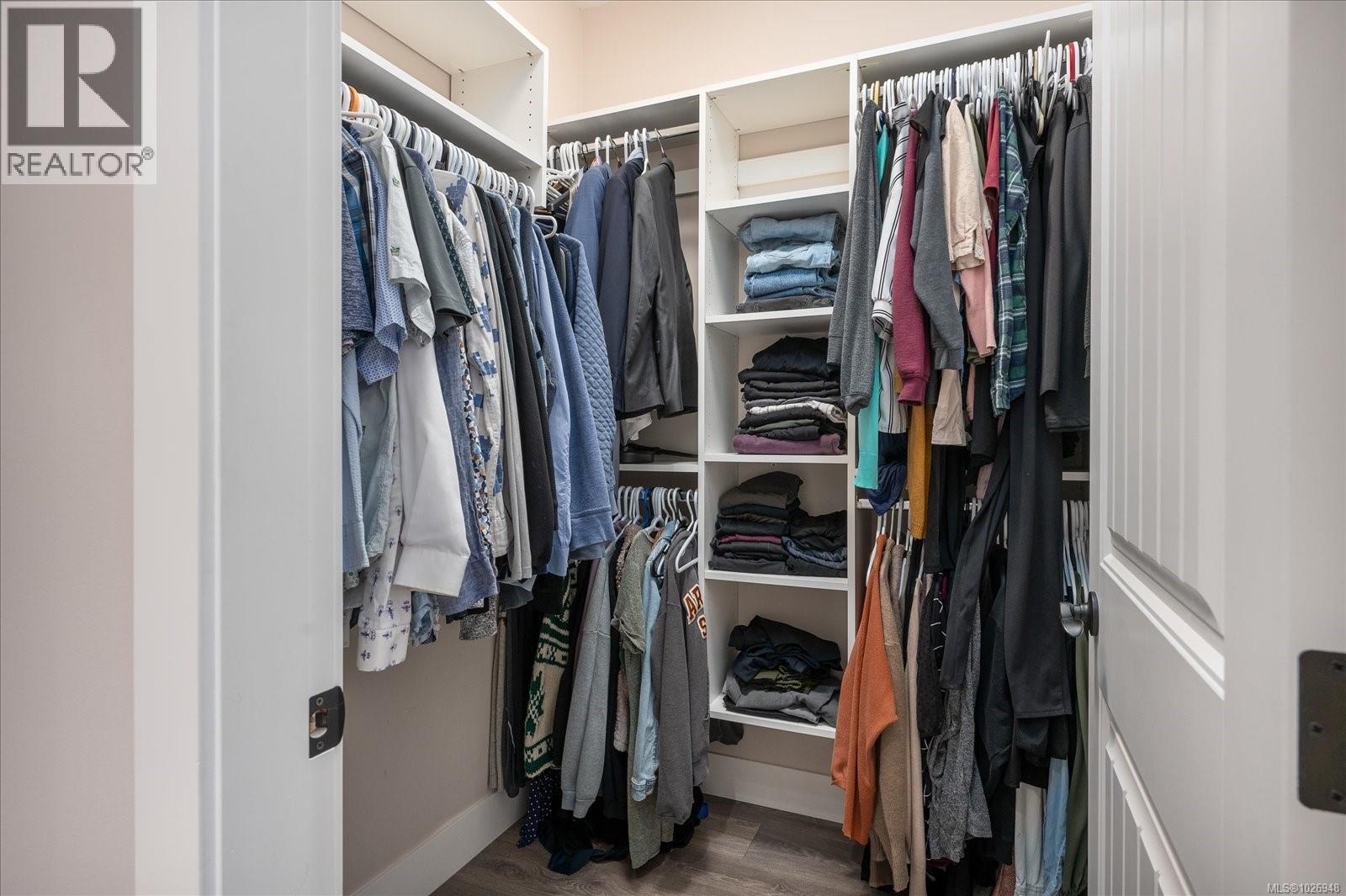 1335 LANGARA DR - 35