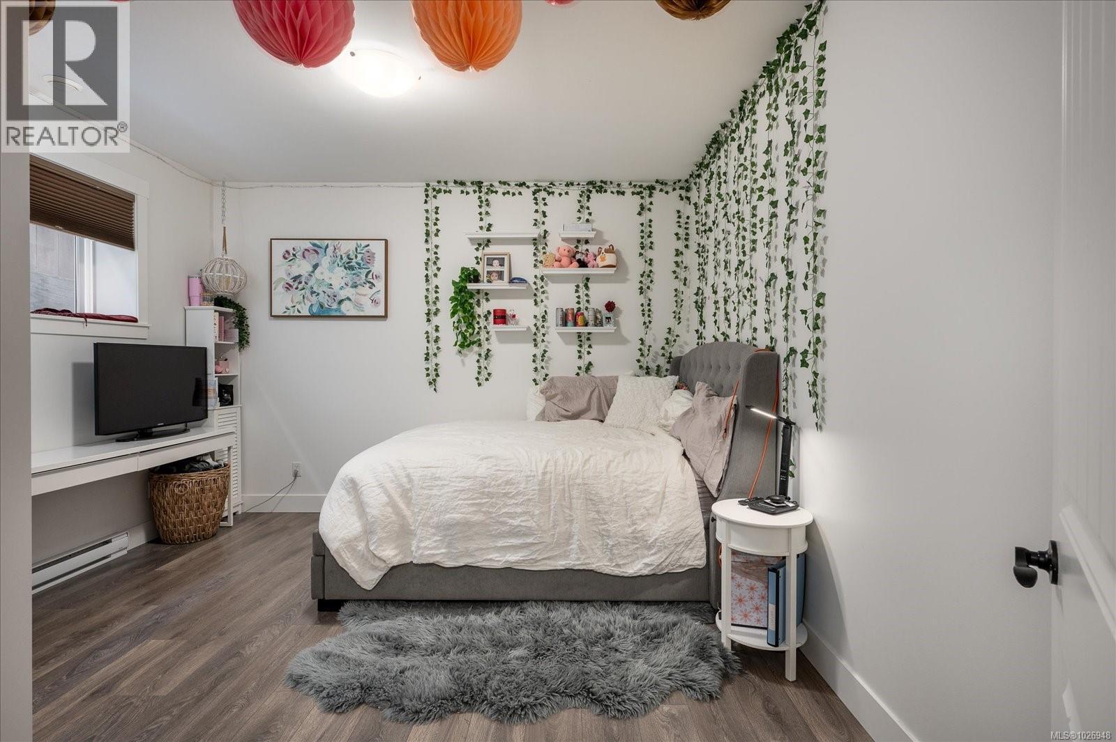 1335 LANGARA DR - 52