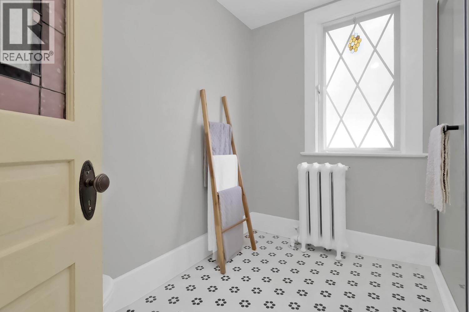 150 EDMONTON Avenue, Penticton