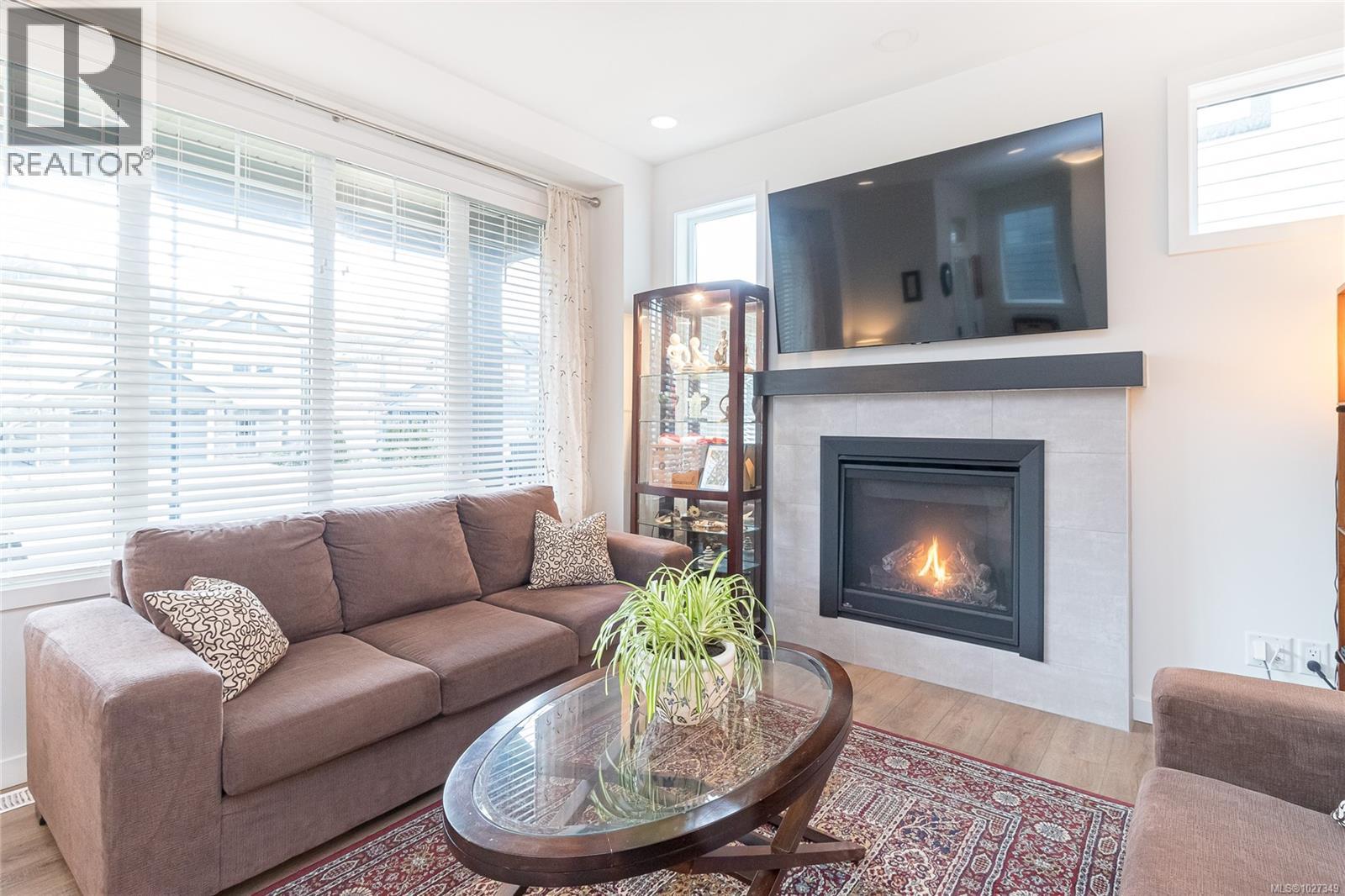 228 Caspian Dr - 8