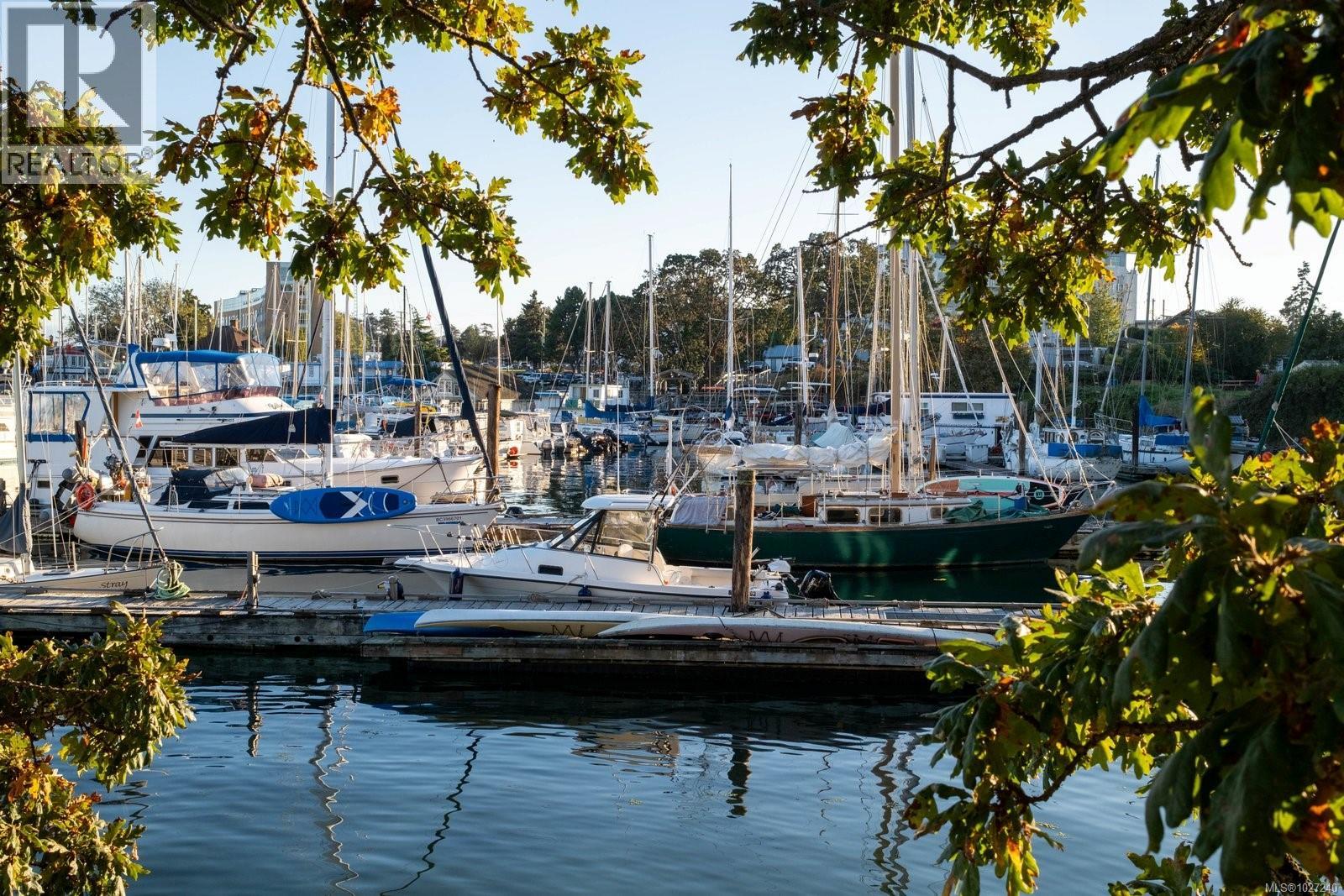 204 1405 Esquimalt Road, Esquimalt