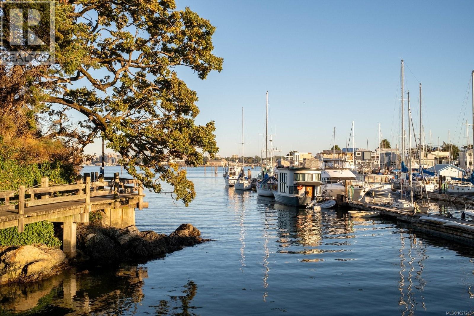 204 1405 Esquimalt Road, Esquimalt