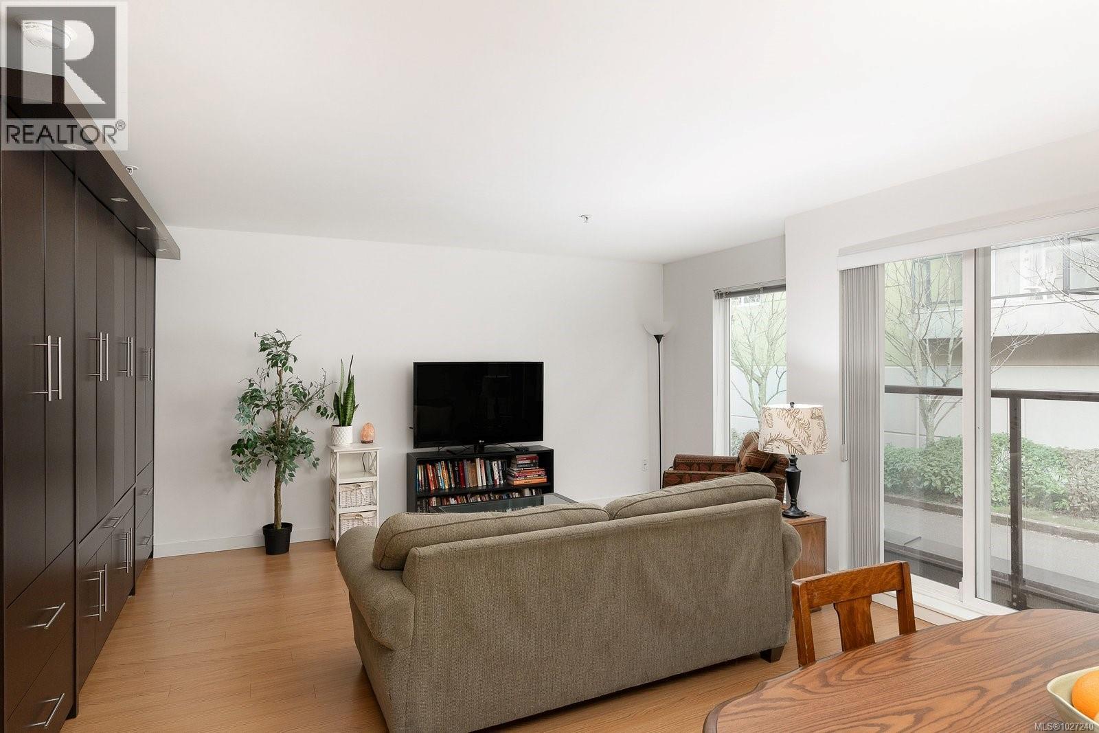 204 1405 Esquimalt Road, Esquimalt