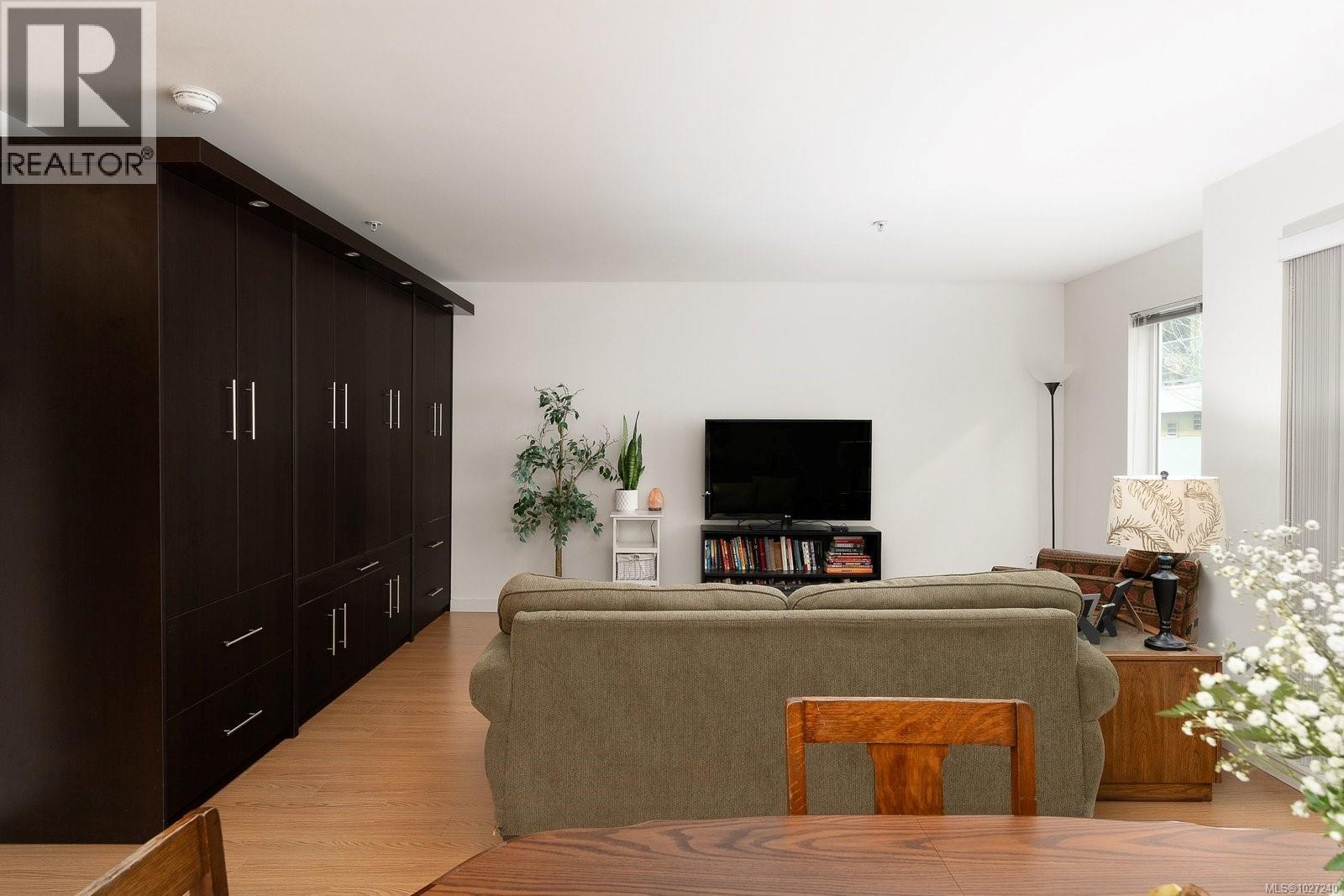 204 1405 Esquimalt Road, Esquimalt