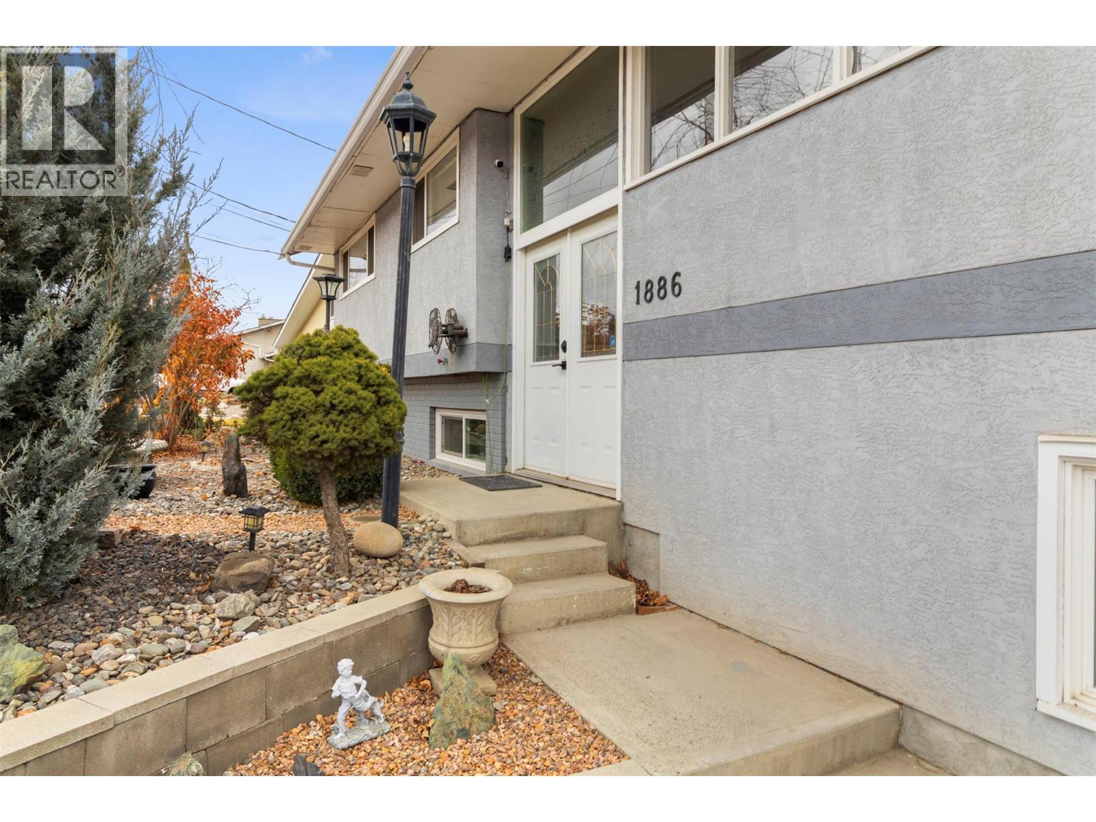 1886 VALLEYVIEW Drive - Photo 2 of 52, Kamloops, British Columbia