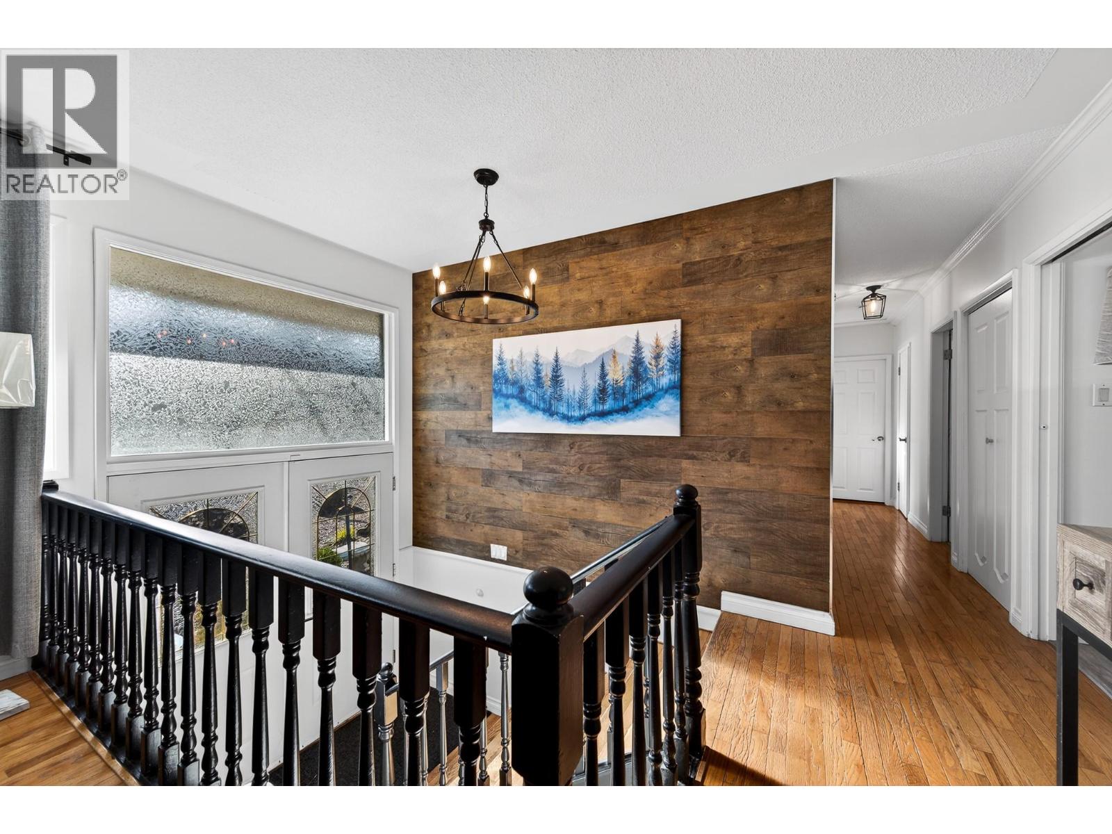 1886 VALLEYVIEW Drive - Photo 4 of 52, Kamloops, British Columbia