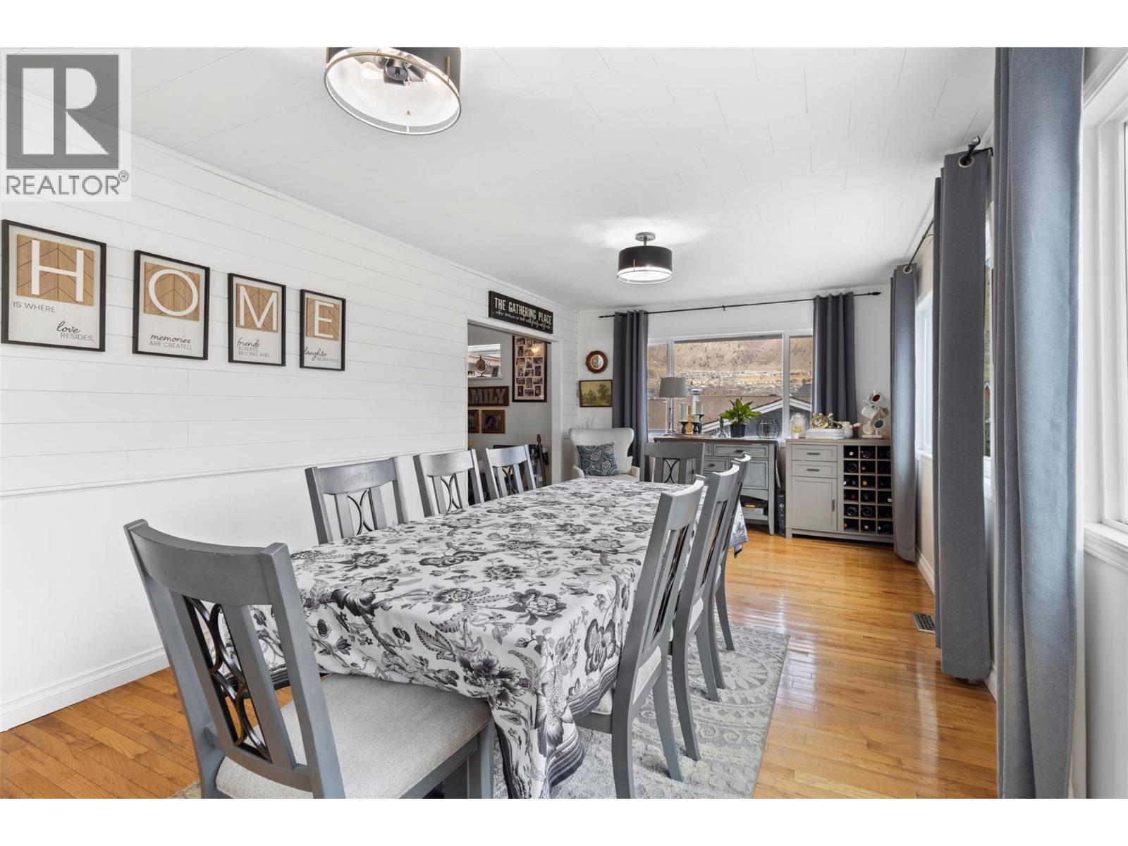 1886 VALLEYVIEW DRIVE - 21