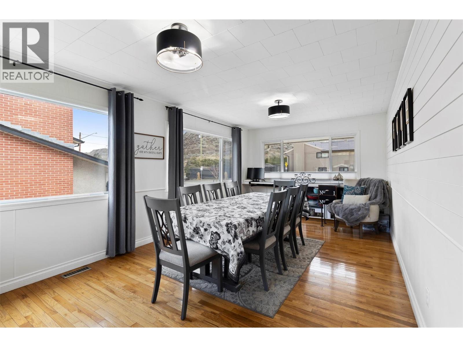 1886 VALLEYVIEW Drive - 20