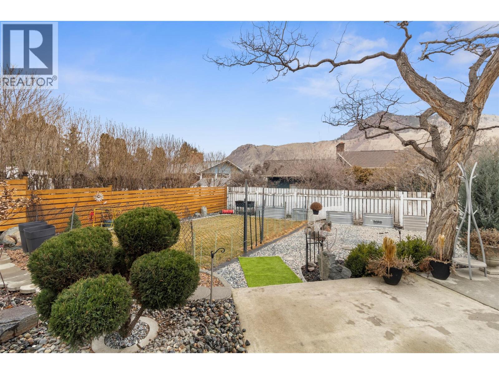 1886 VALLEYVIEW Drive - 28