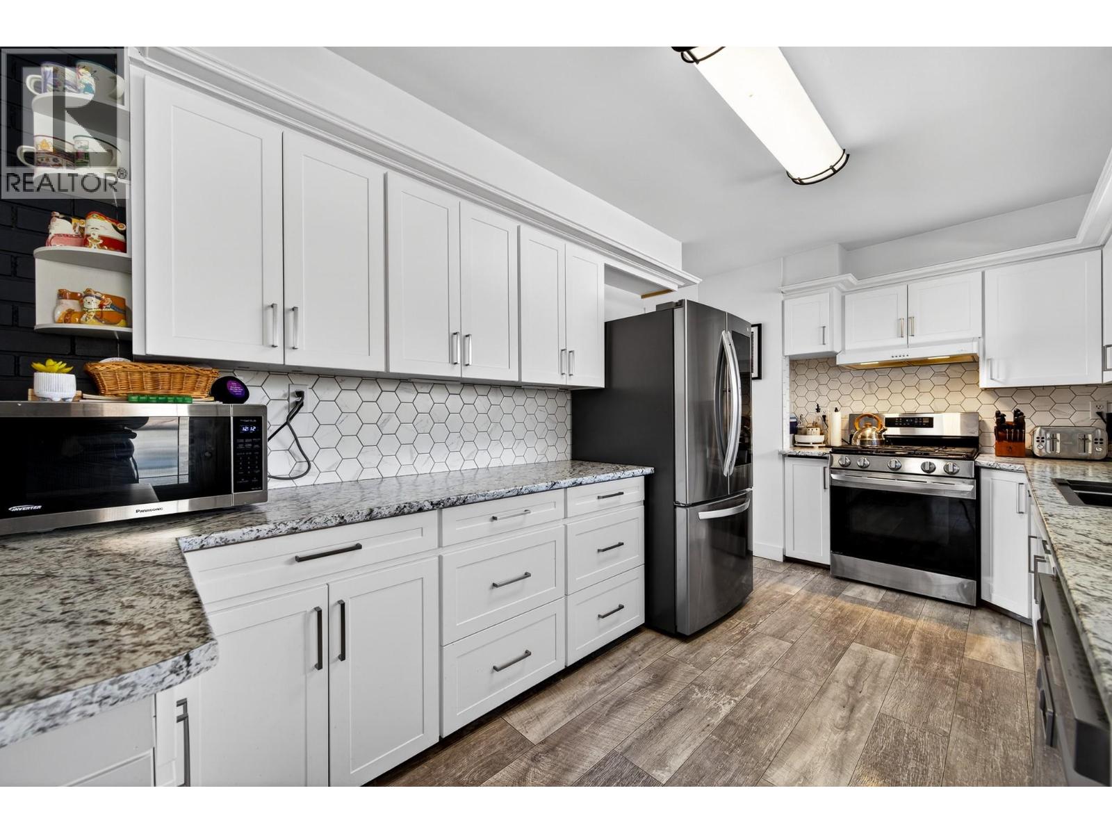 1886 VALLEYVIEW Drive - 5