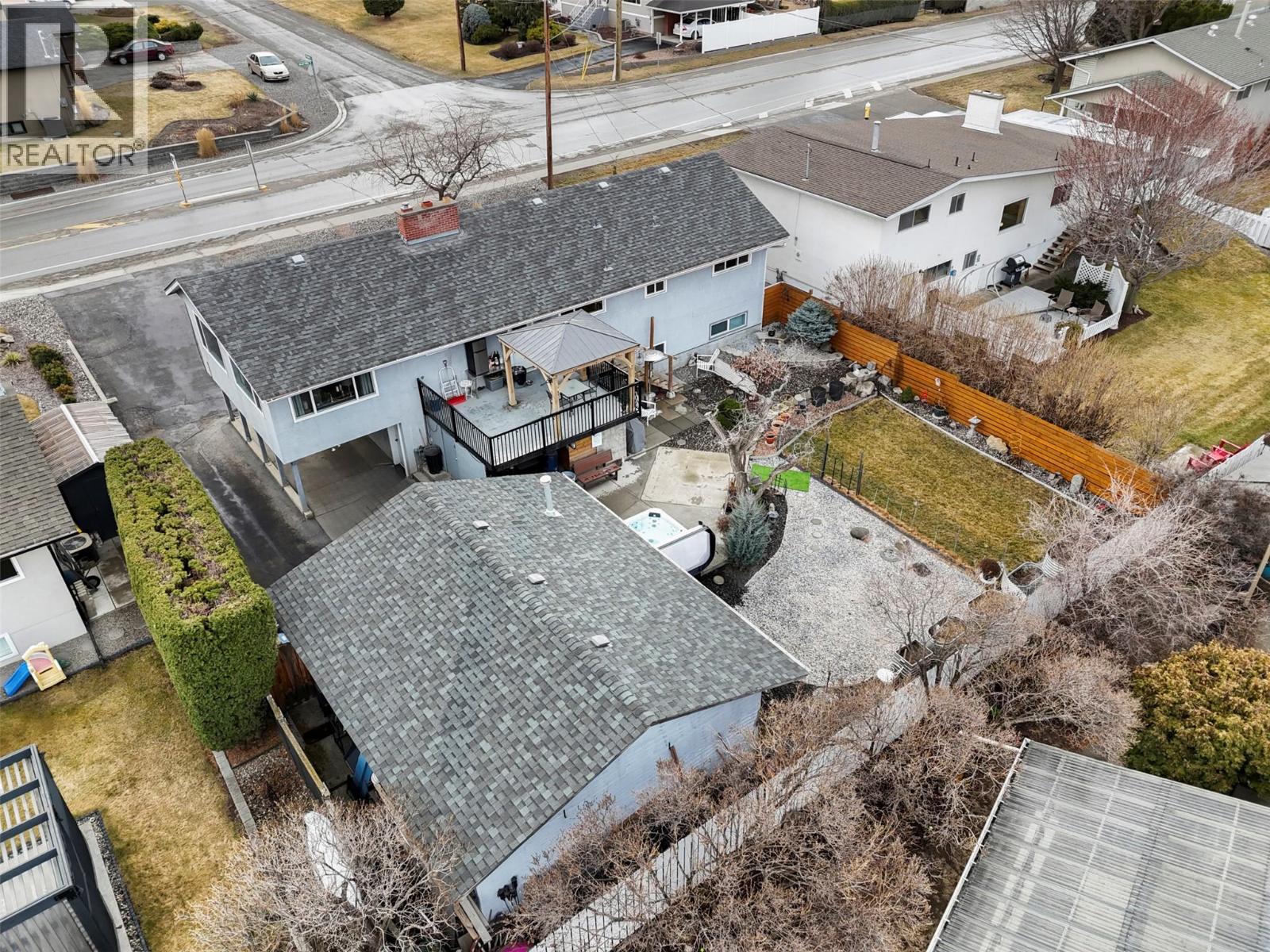 1886 VALLEYVIEW DRIVE - 44