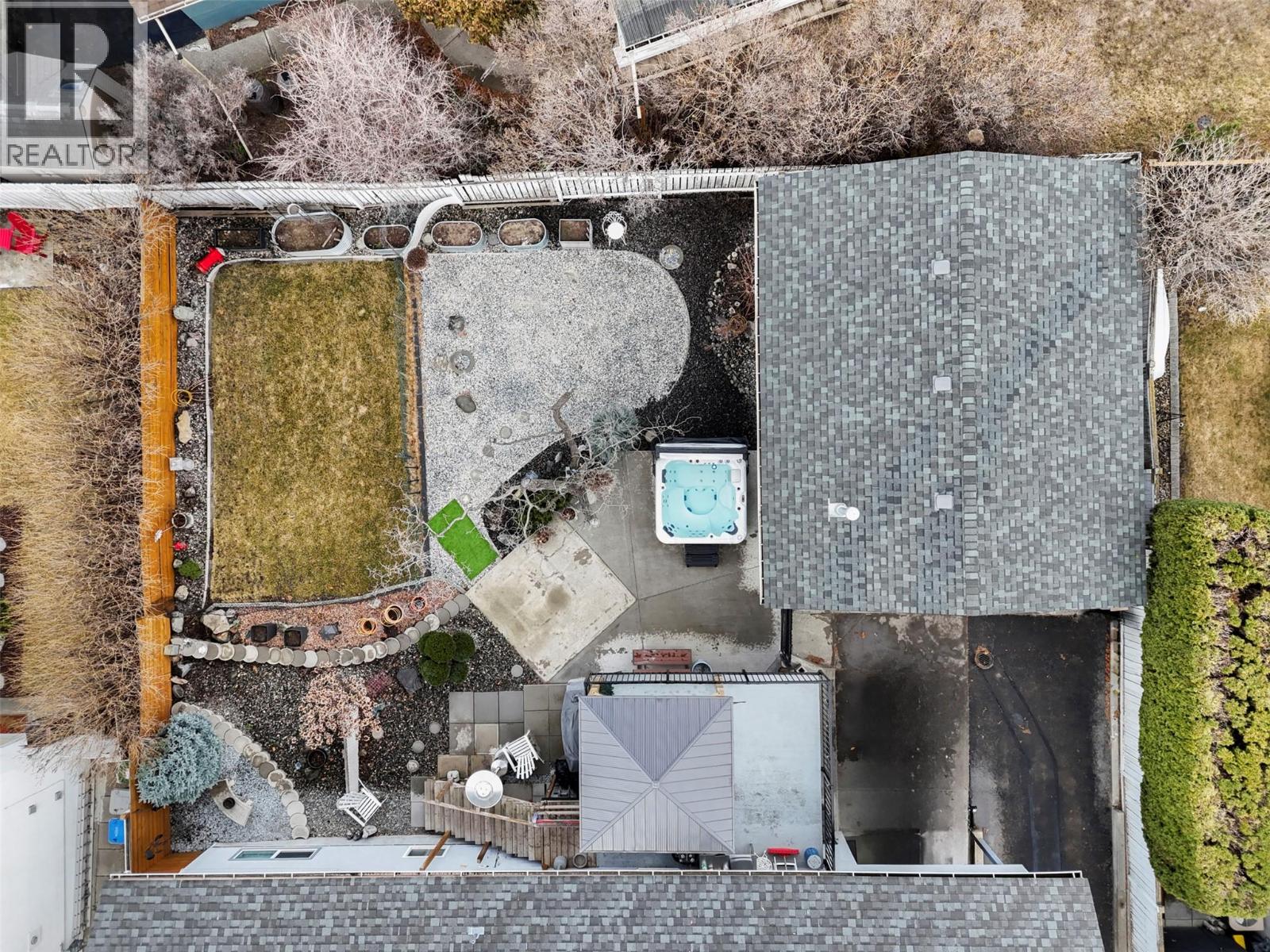 1886 VALLEYVIEW Drive - 43