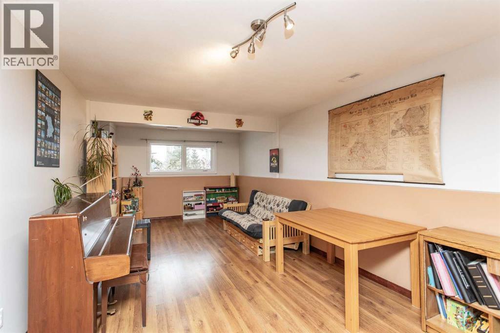 34 Iron Wolf Ridge, Lacombe