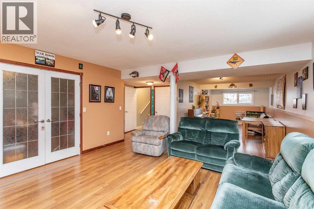 34 Iron Wolf Ridge, Lacombe