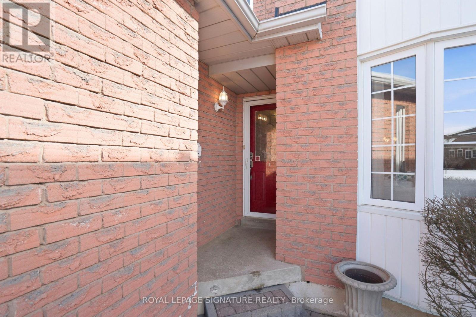 18 WEBSTER WAY - Photo 3 of 50, Halton Hills (Georgetown), Ontario