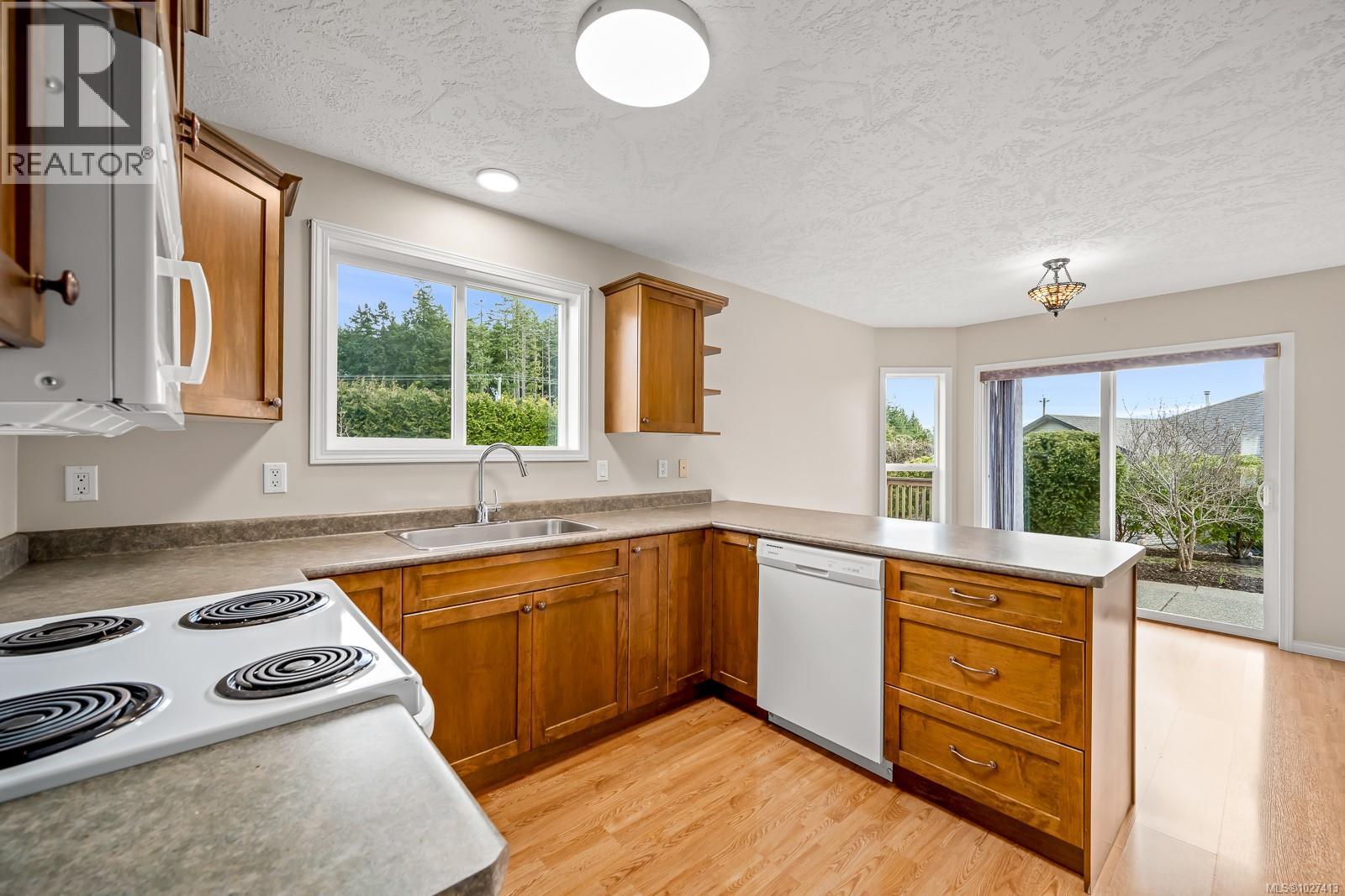 1291 Ridgemount Dr, Comox