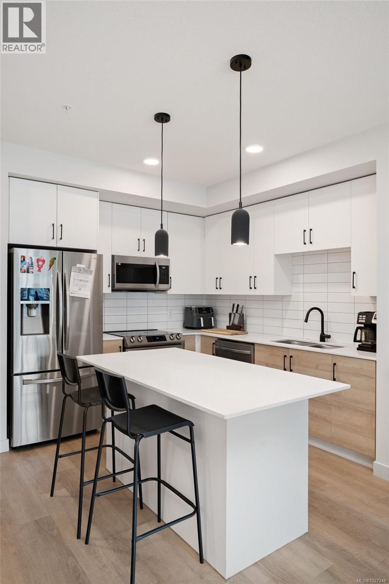 104 2461 Gateway Road, Langford