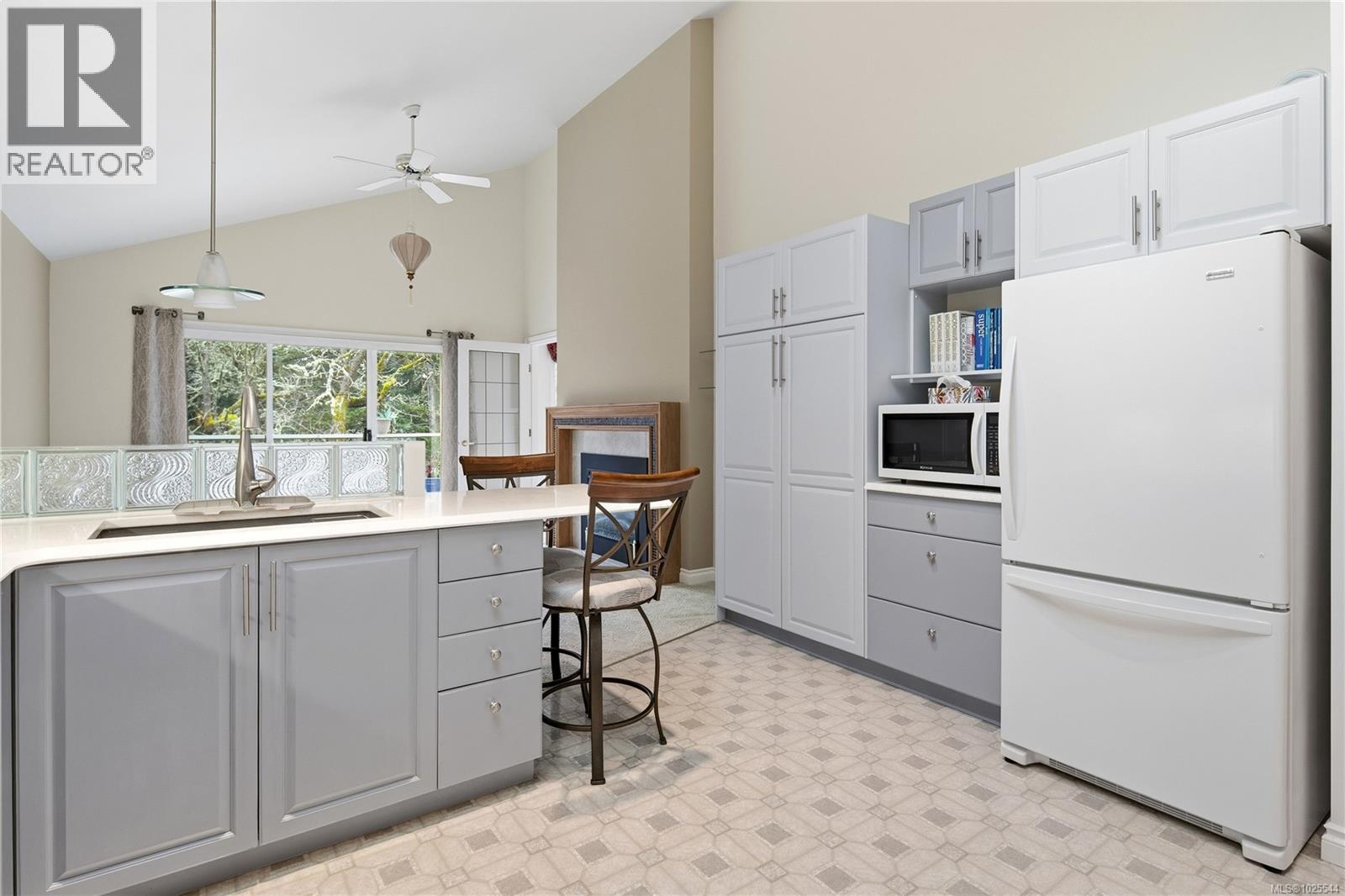 20 928 Bearwood Lane, Saanich