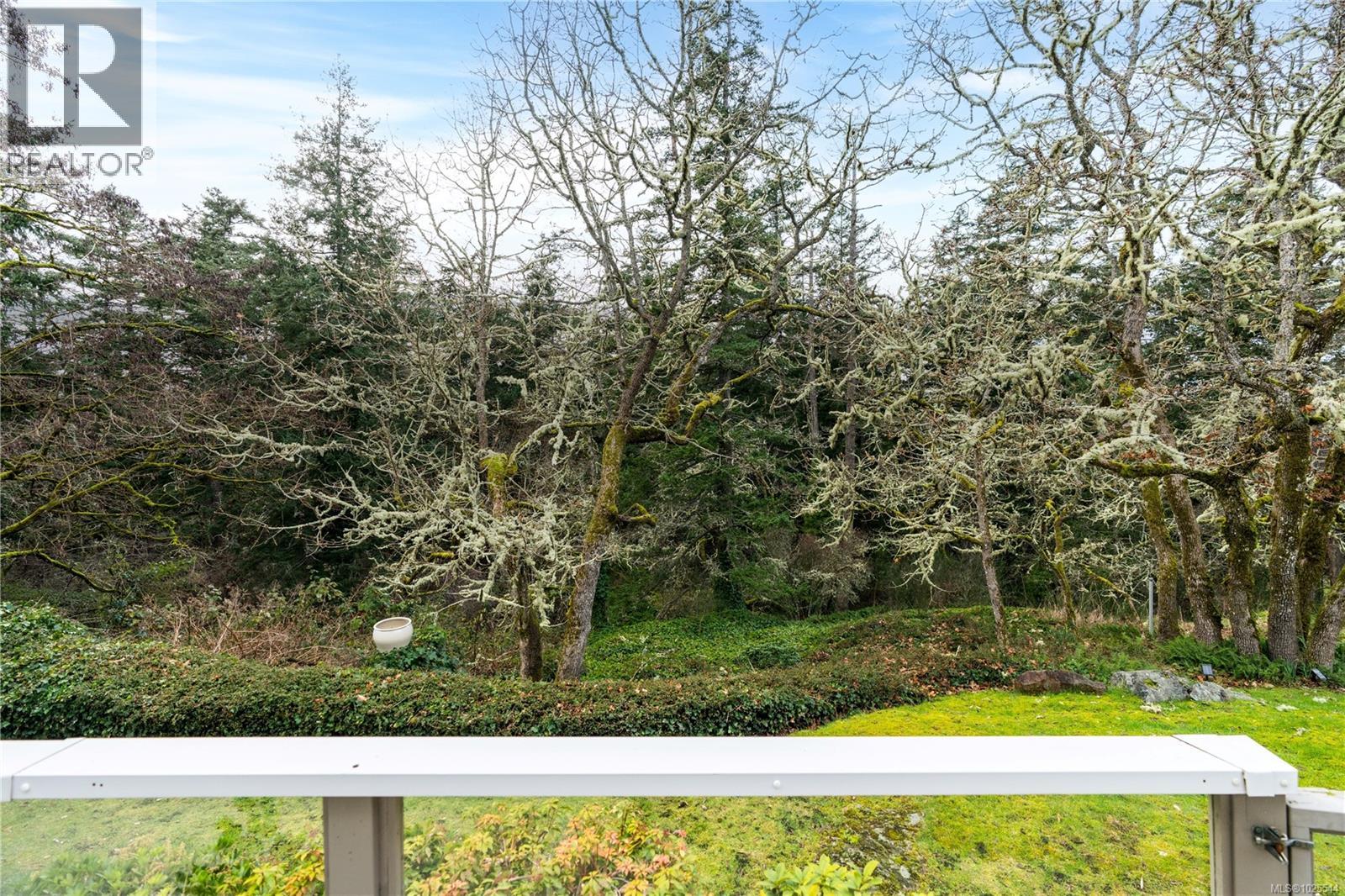 20 928 Bearwood Lane, Saanich