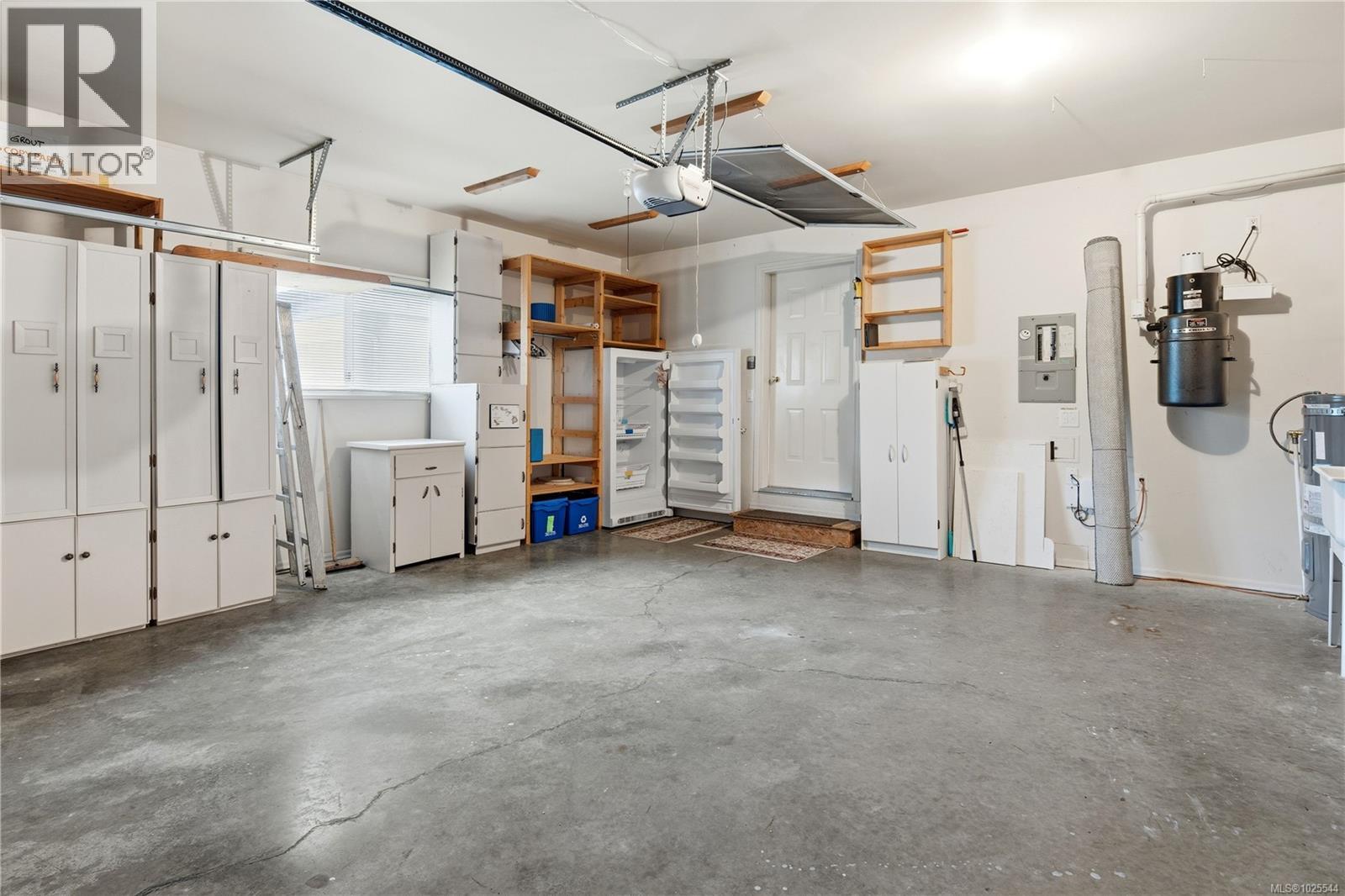 20 928 Bearwood Lane, Saanich