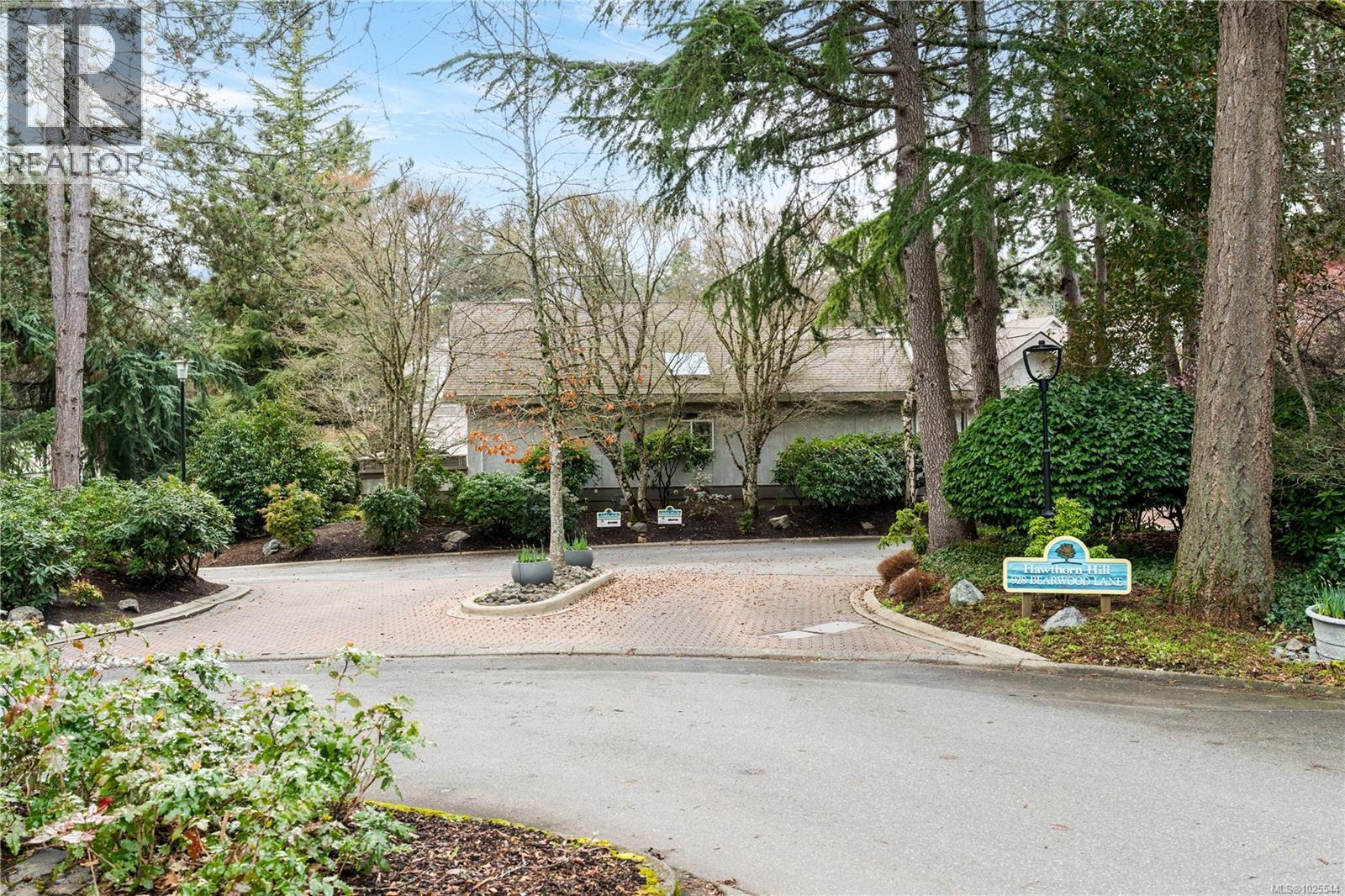 20 928 Bearwood Lane, Saanich