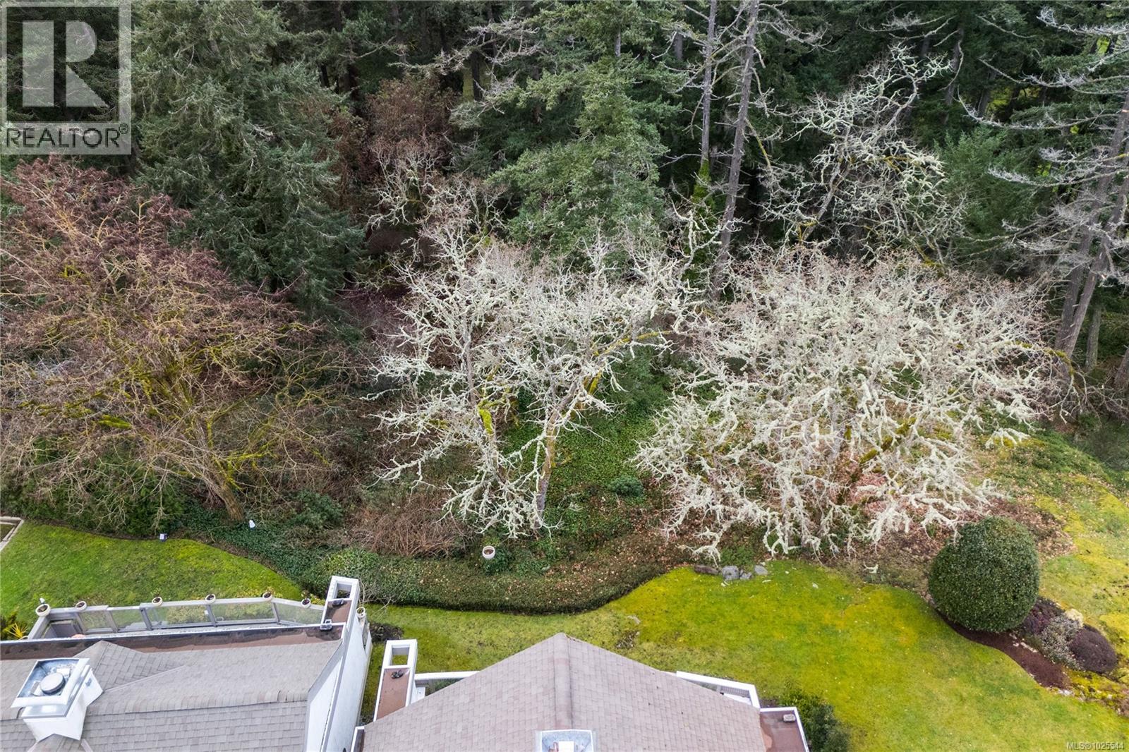 20 928 Bearwood Lane, Saanich
