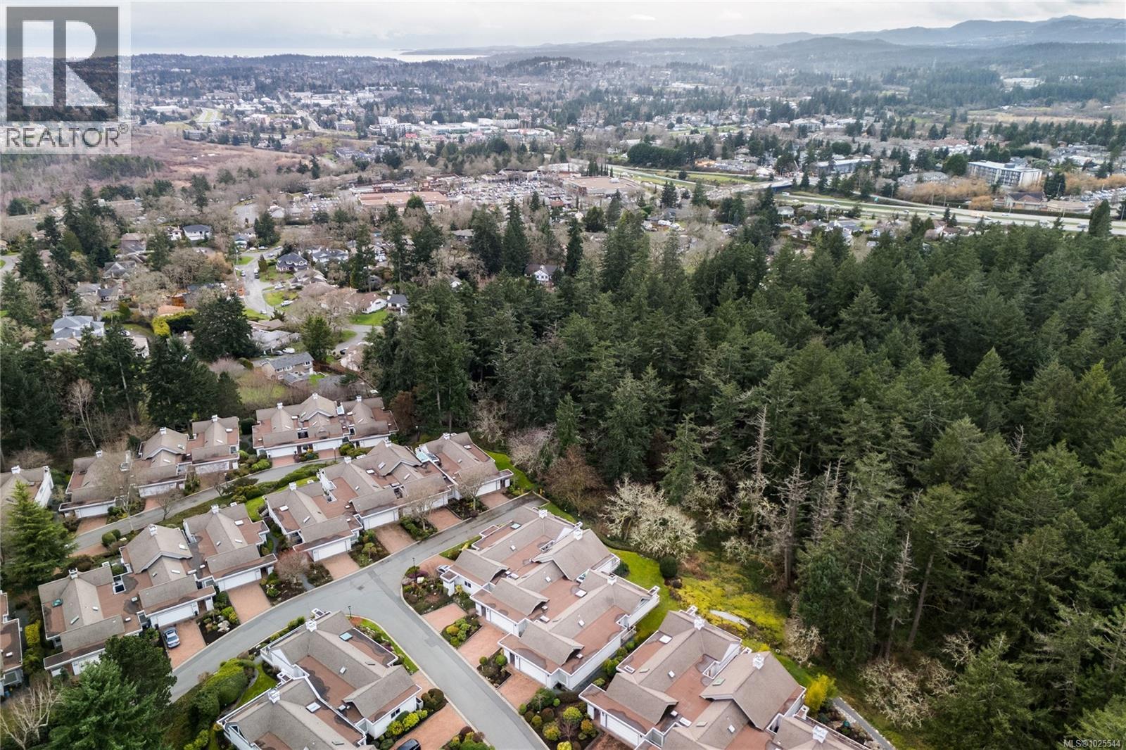 20 928 Bearwood Lane, Saanich